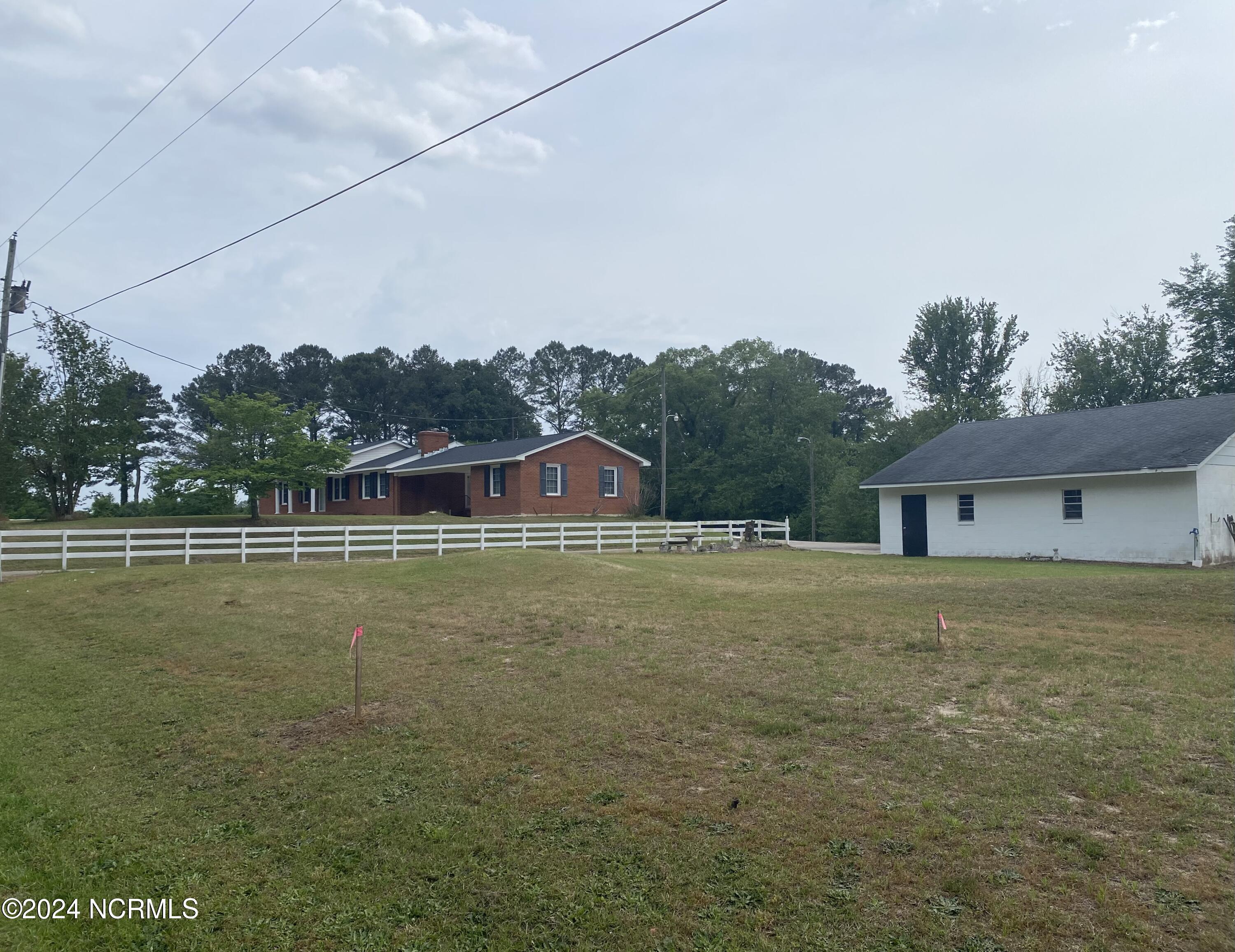 977 Holland Road Property Photo 3