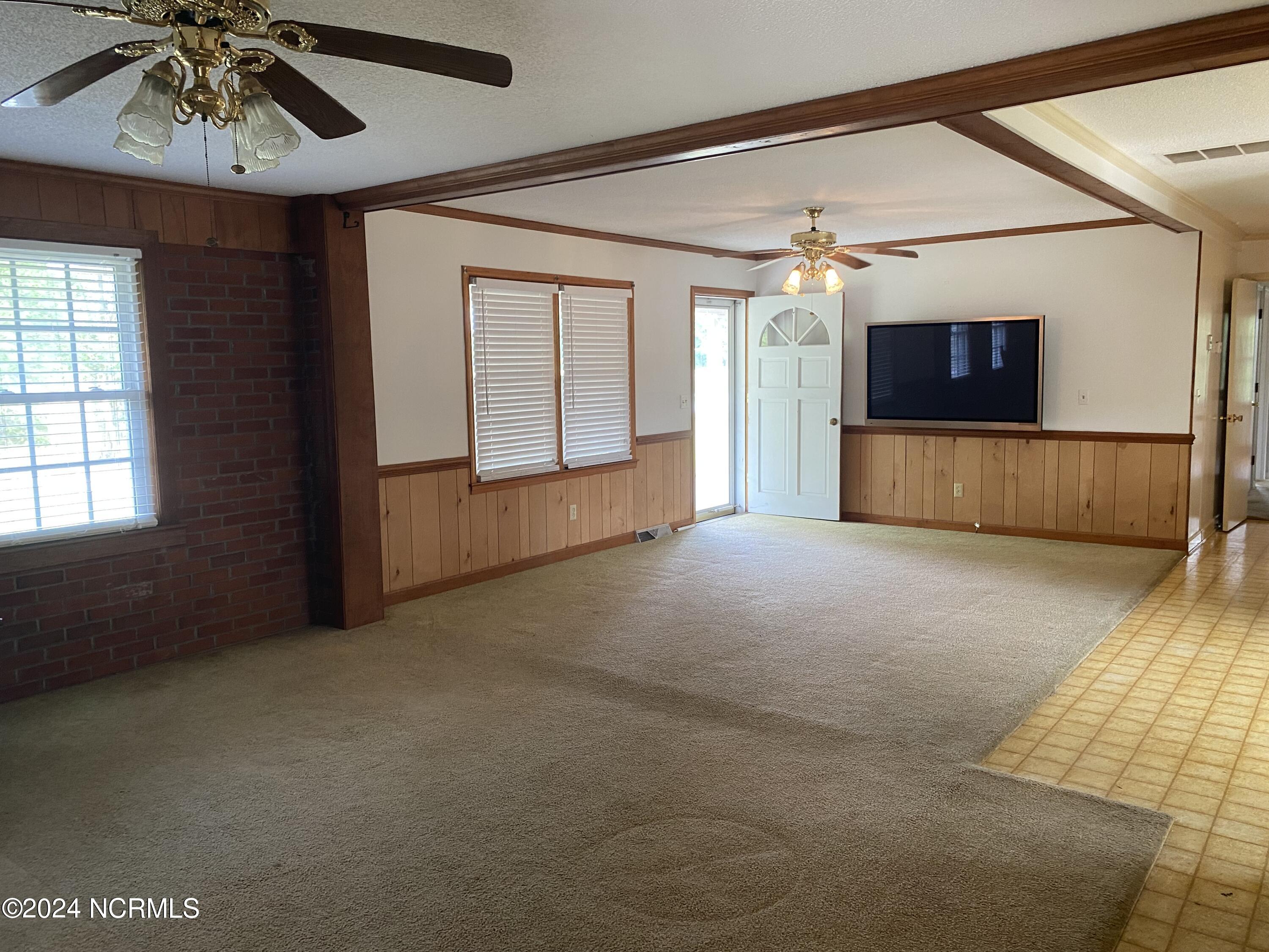 977 Holland Road Property Photo 12