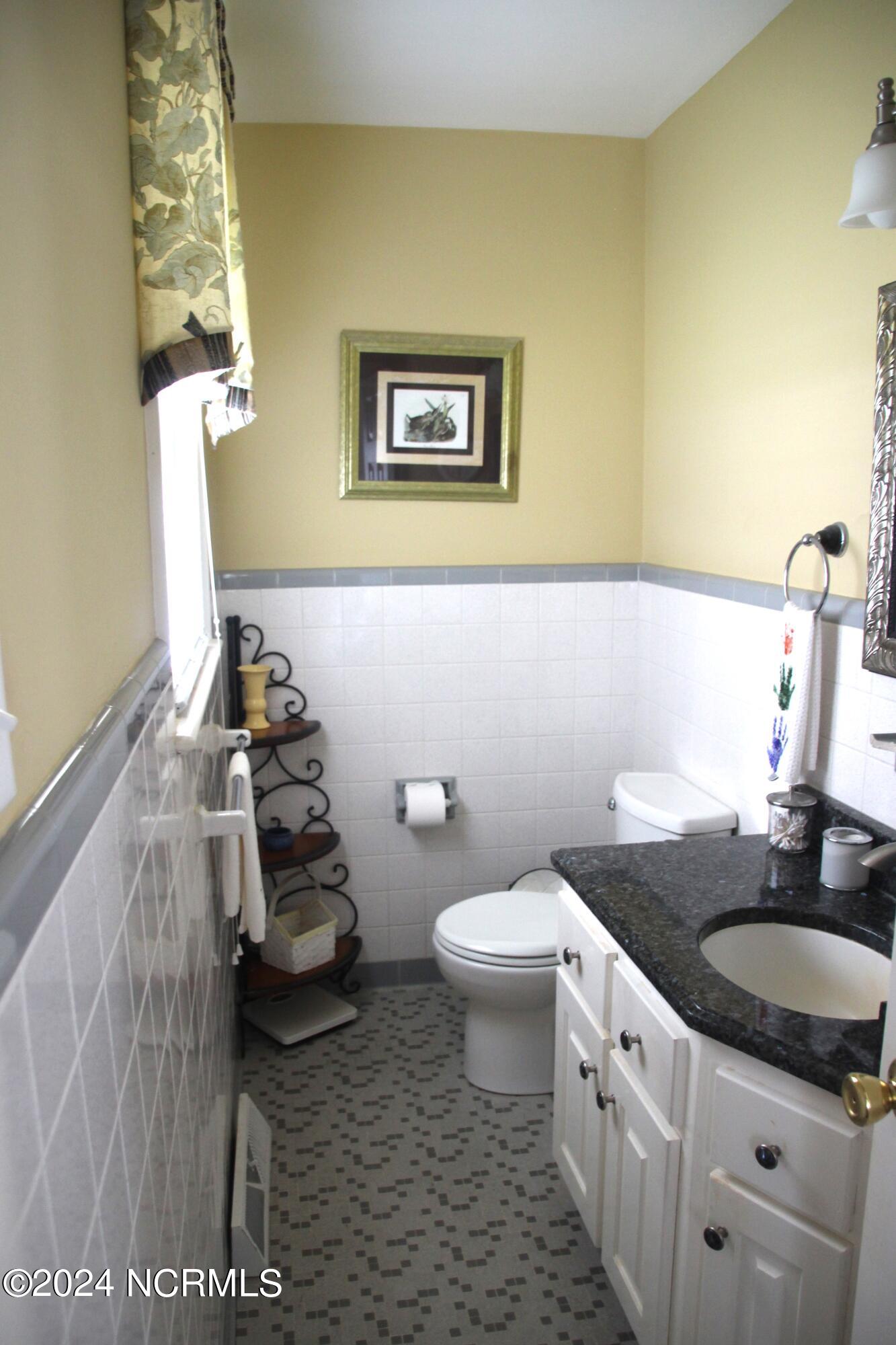 401 E Wilson Street Property Photo 50