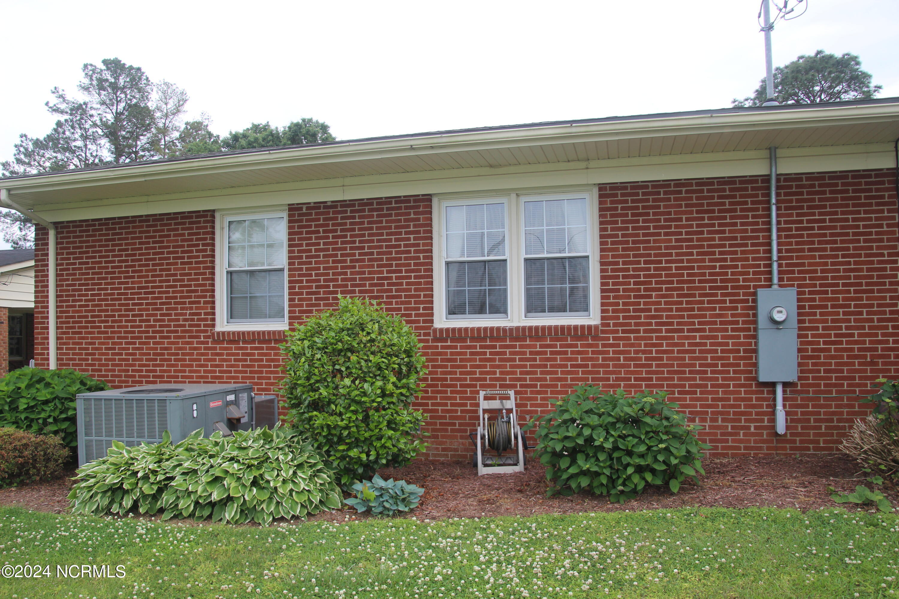 401 E Wilson Street Property Photo 61