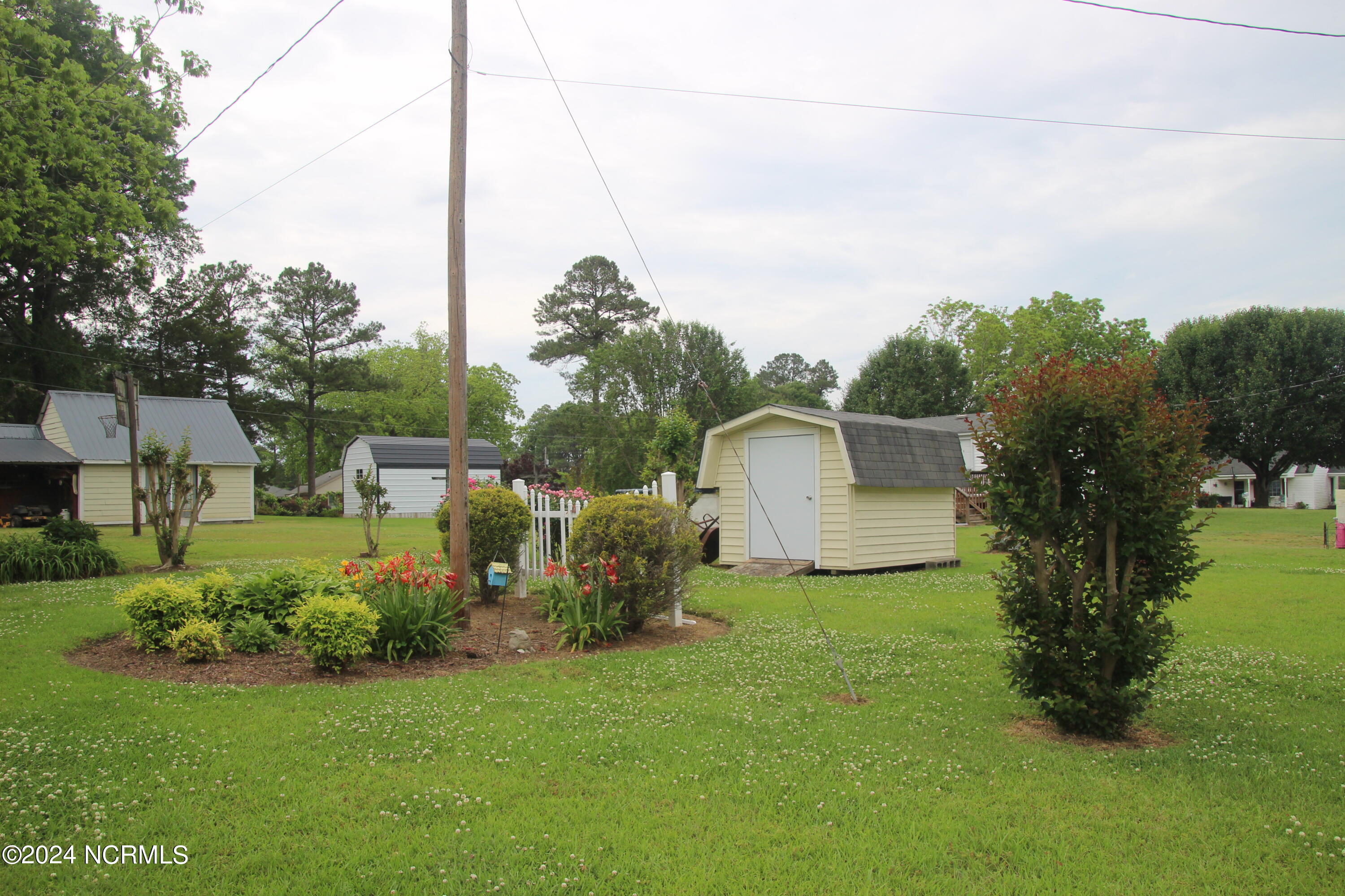 401 E Wilson Street Property Photo 62