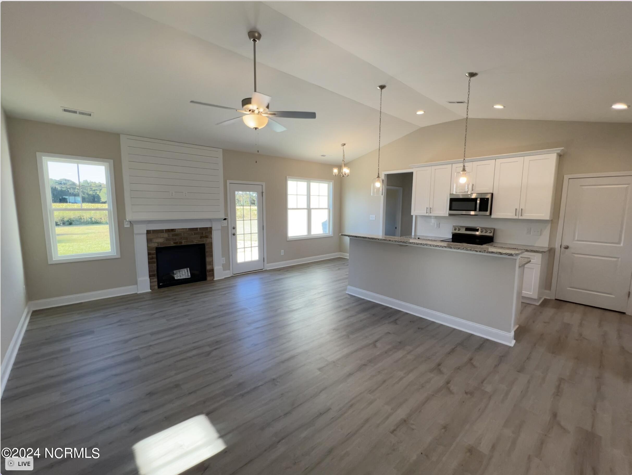 205 Jefferson Street Property Photo 6
