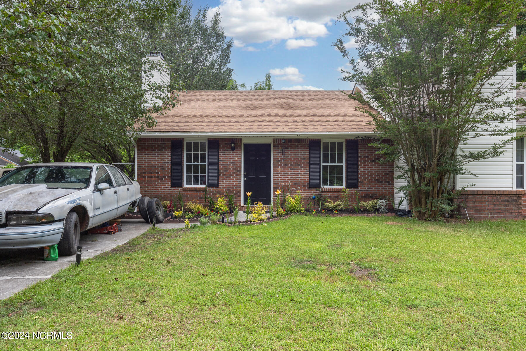 1902 Rolling Ridge Drive Property Photo 1