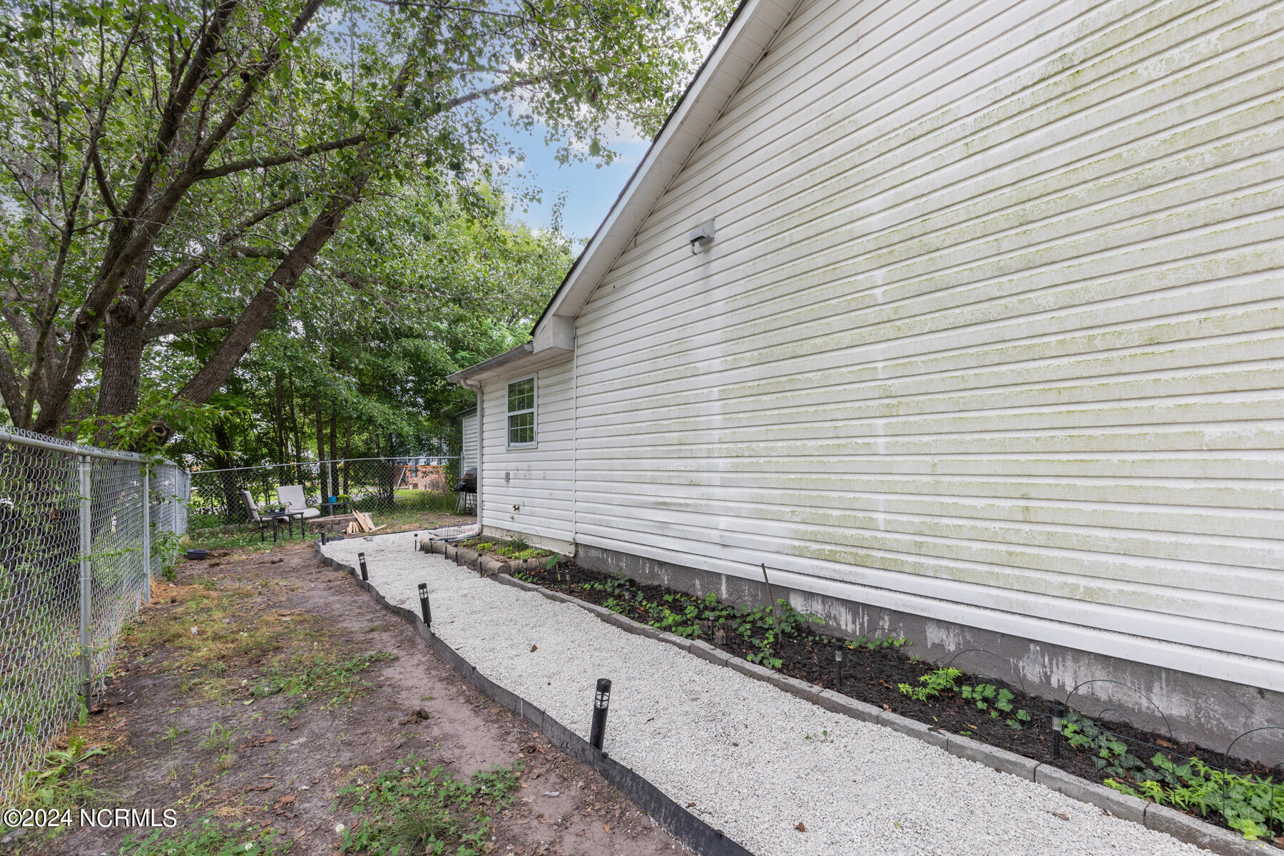 1902 Rolling Ridge Drive Property Photo 5