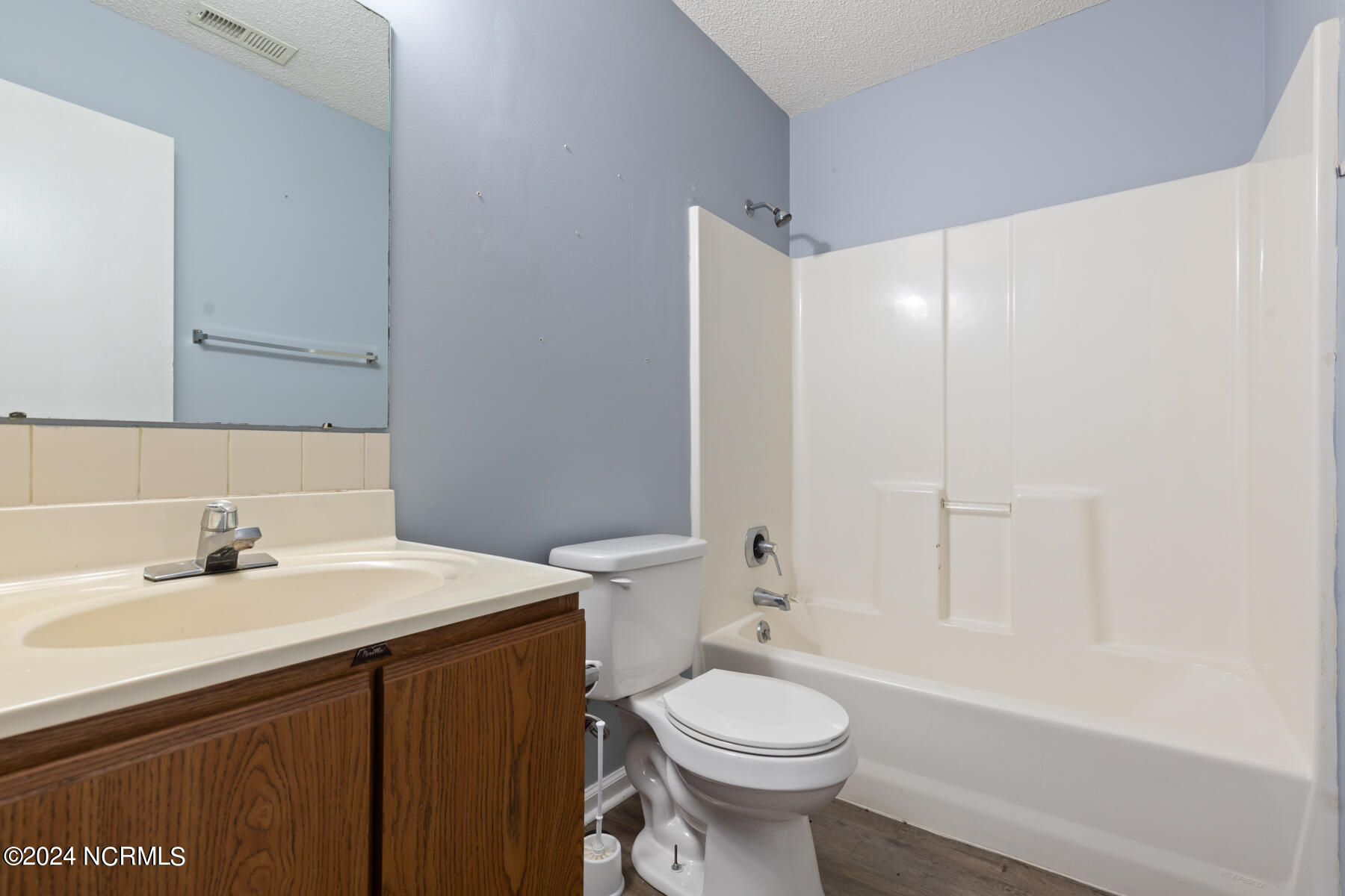 1902 Rolling Ridge Drive Property Photo 15