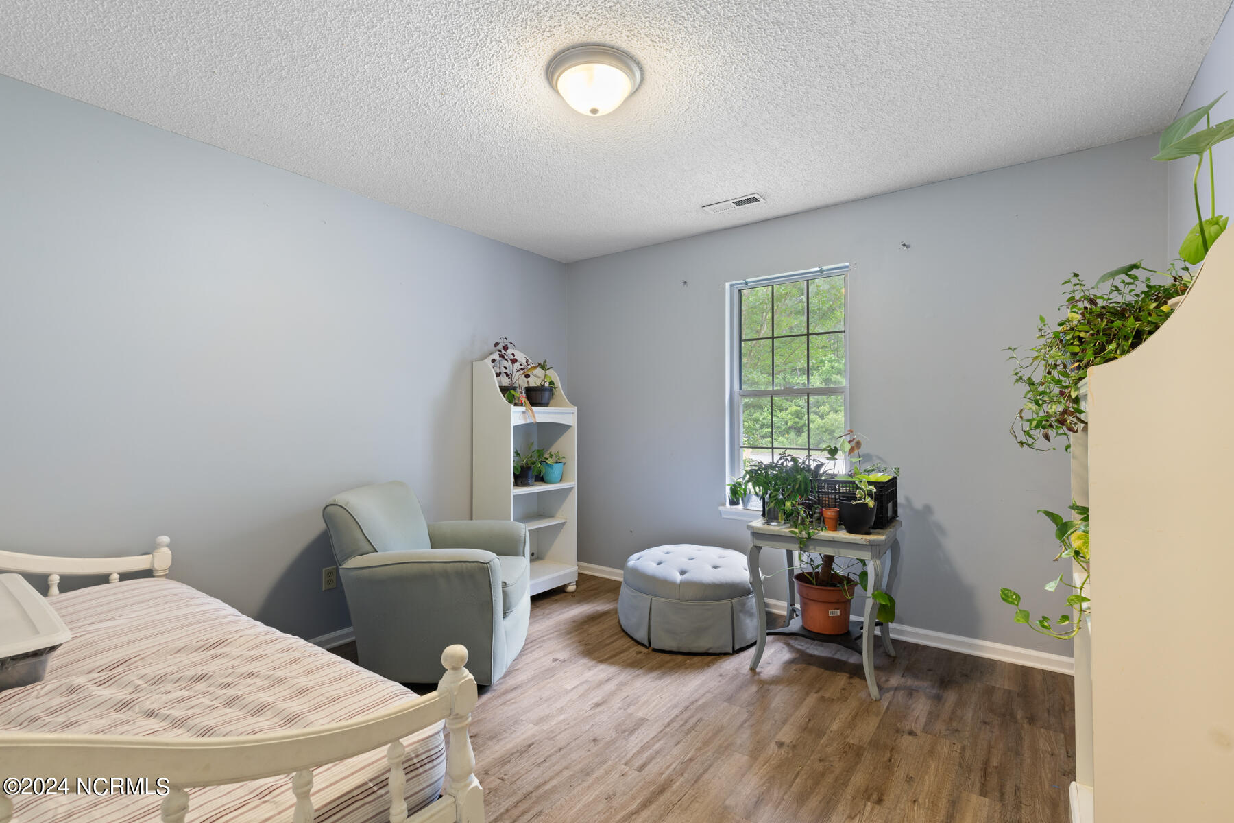 1902 Rolling Ridge Drive Property Photo 16
