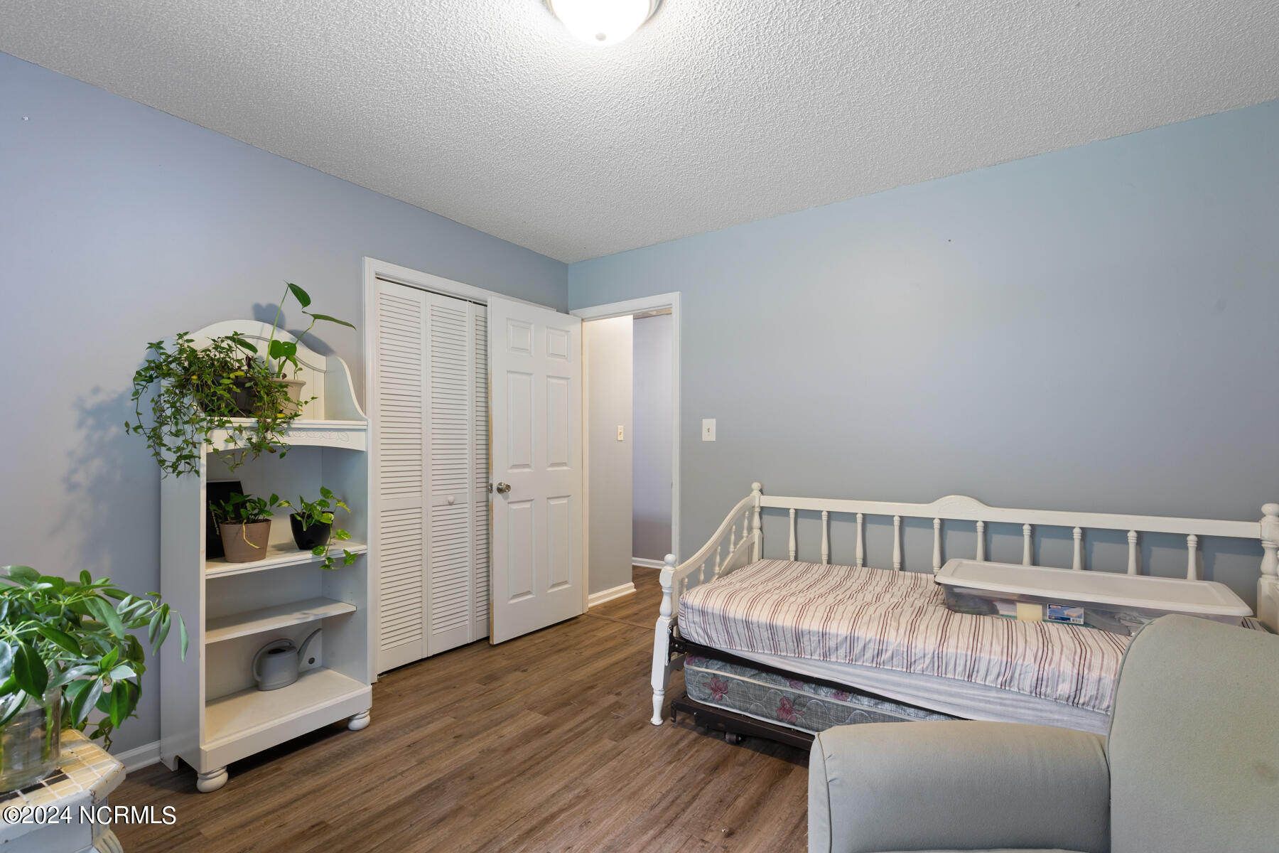 1902 Rolling Ridge Drive Property Photo 17