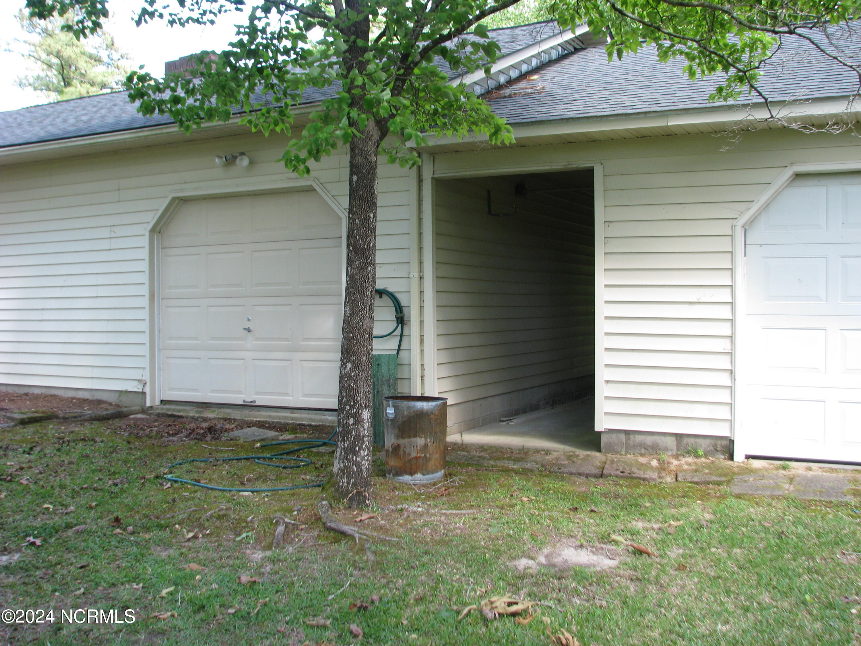 107 Broad Leaf Drive Property Photo 29