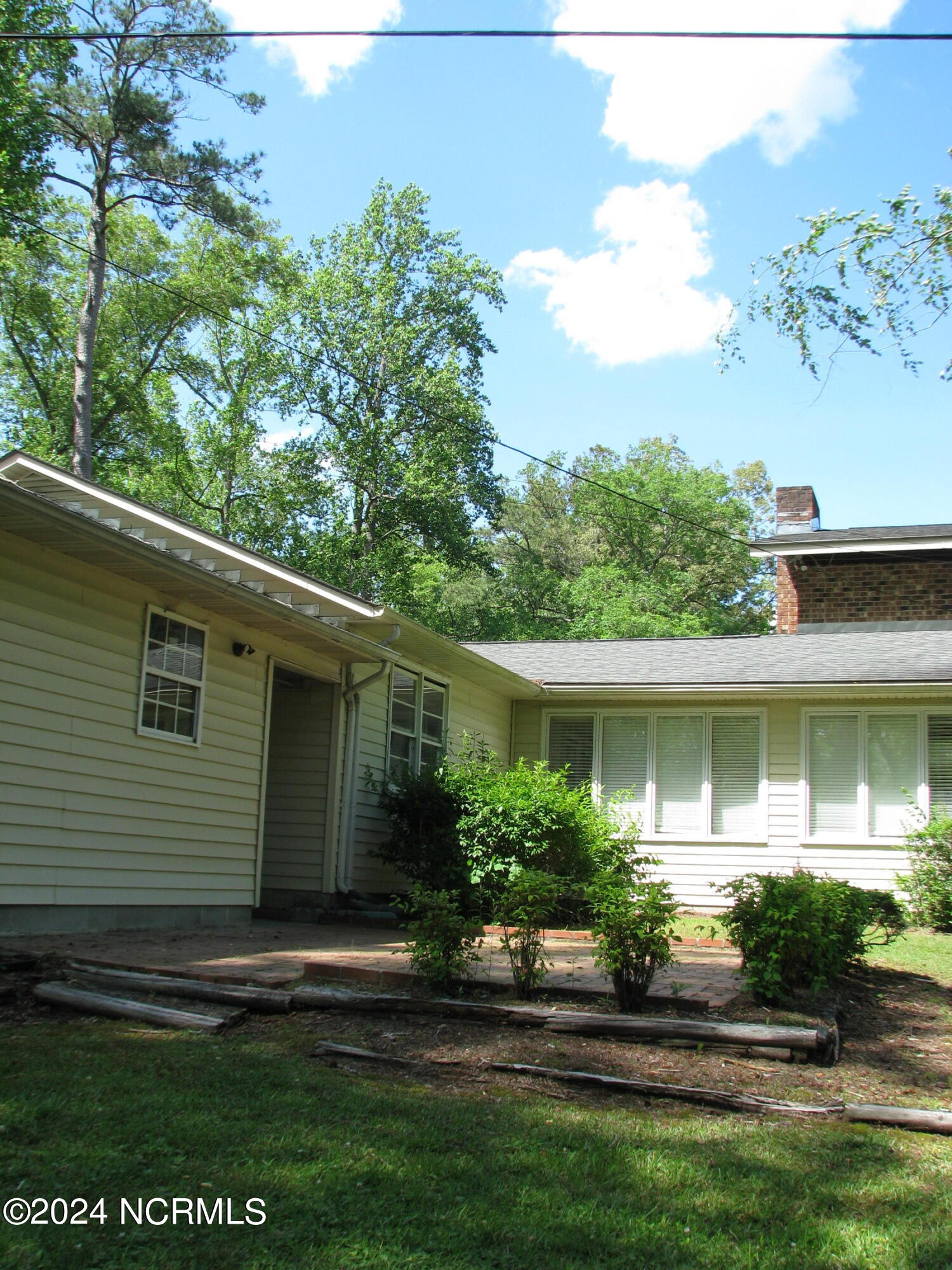 107 Broad Leaf Drive Property Photo 32