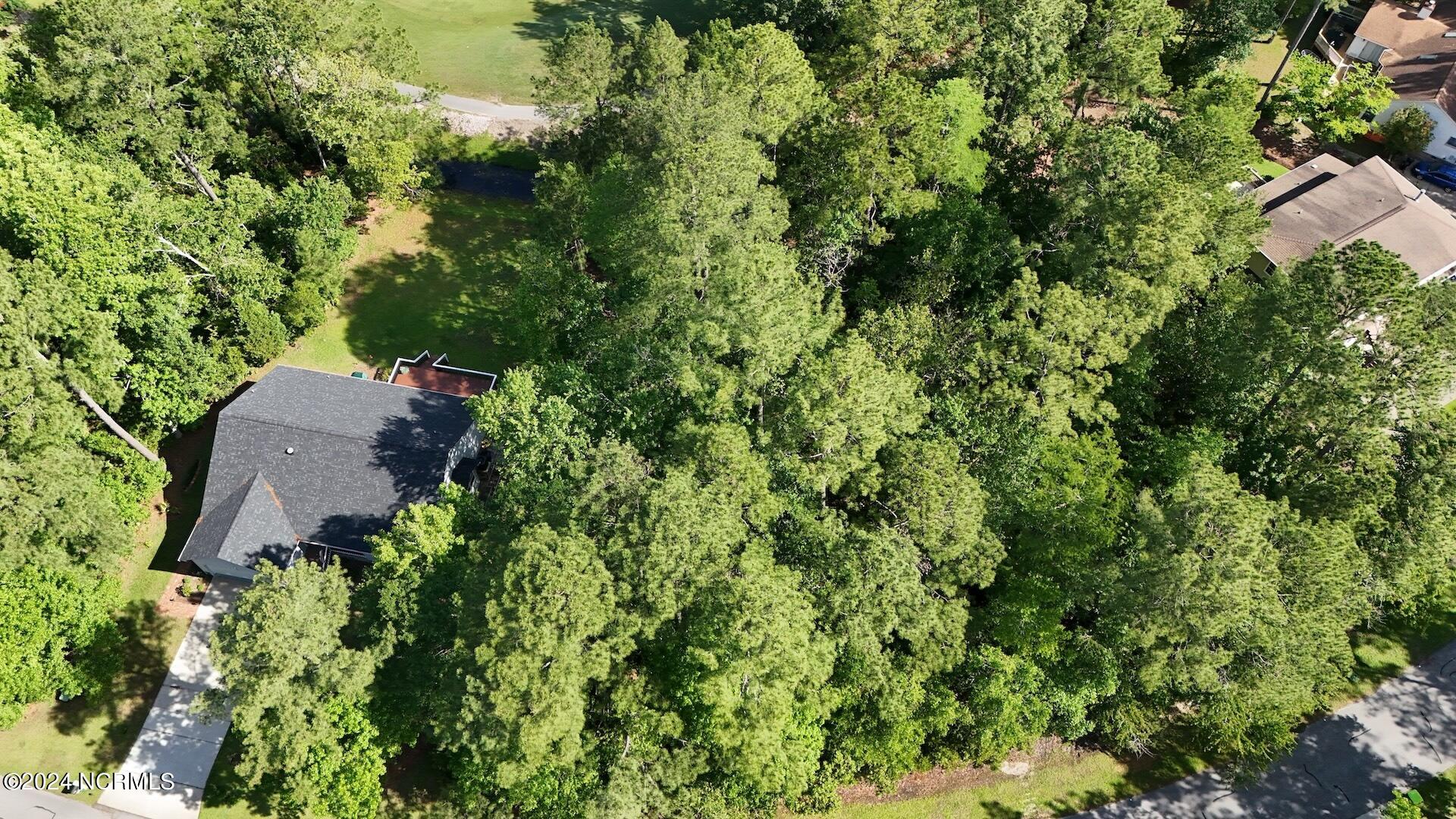 1015 Harbour Pointe Drive Property Photo 2