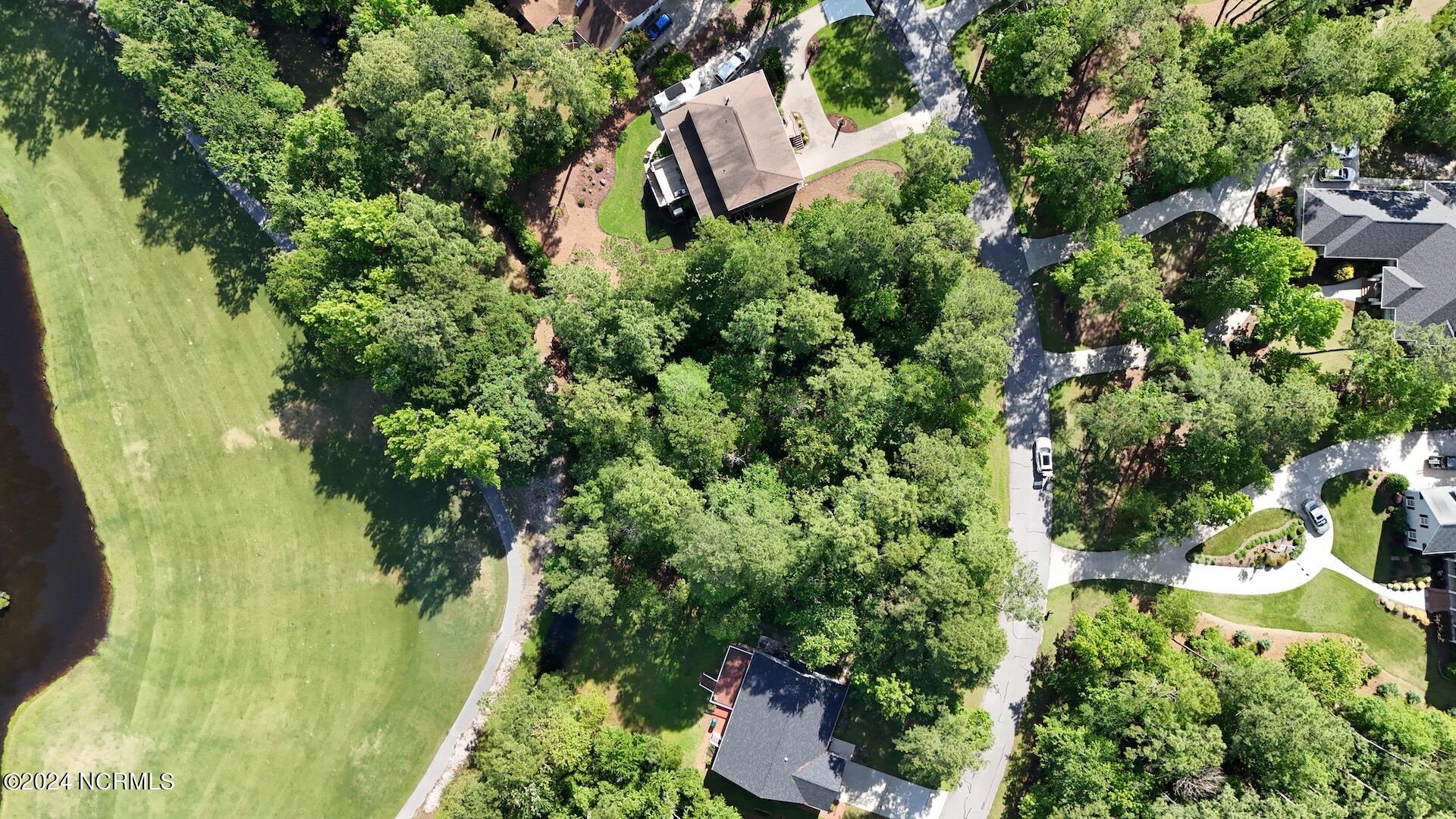 1015 Harbour Pointe Drive Property Photo 4