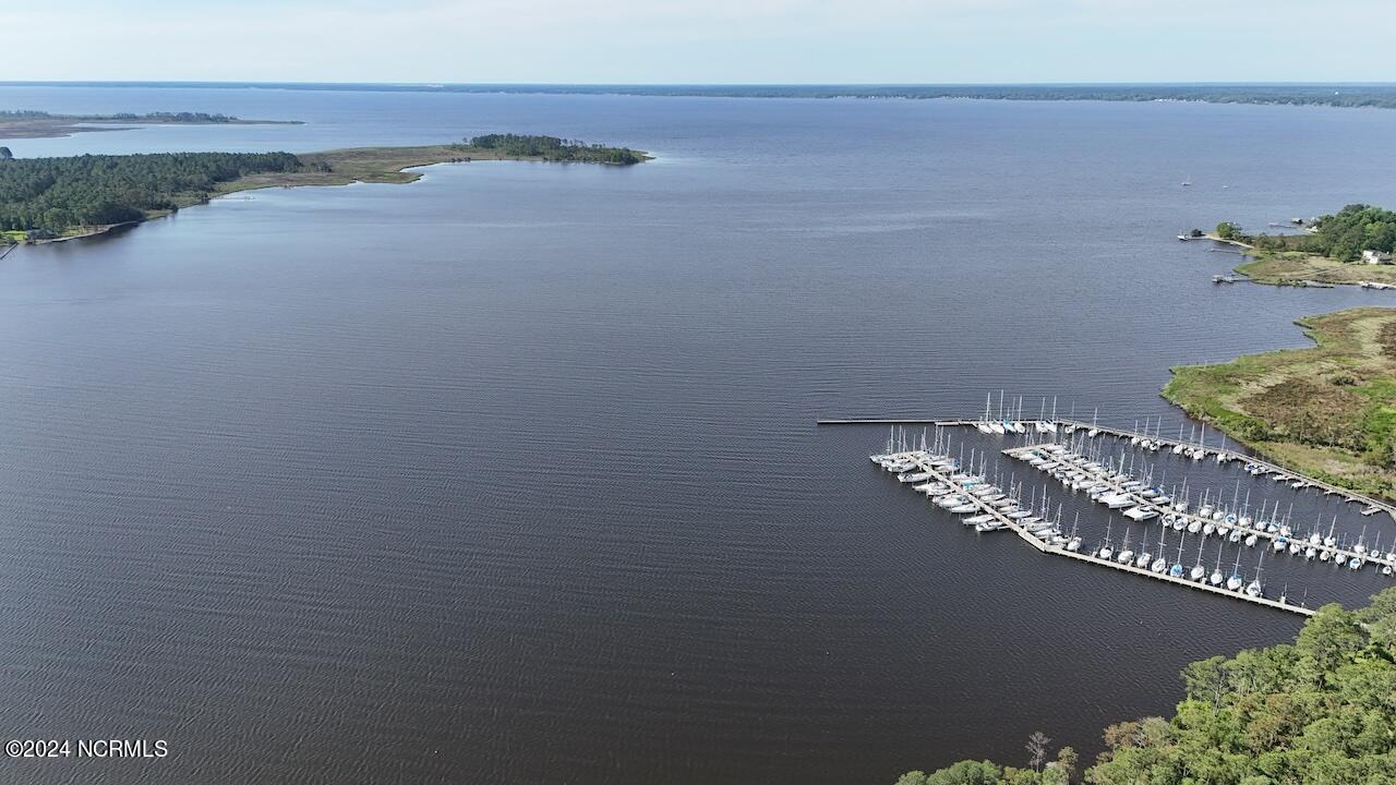 1111 Harbour Pointe Drive Property Photo 4