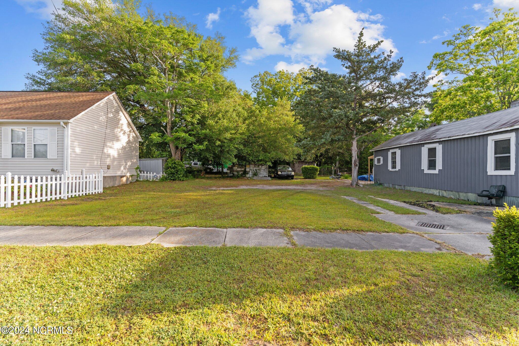 1003 Hall Street Property Photo 2