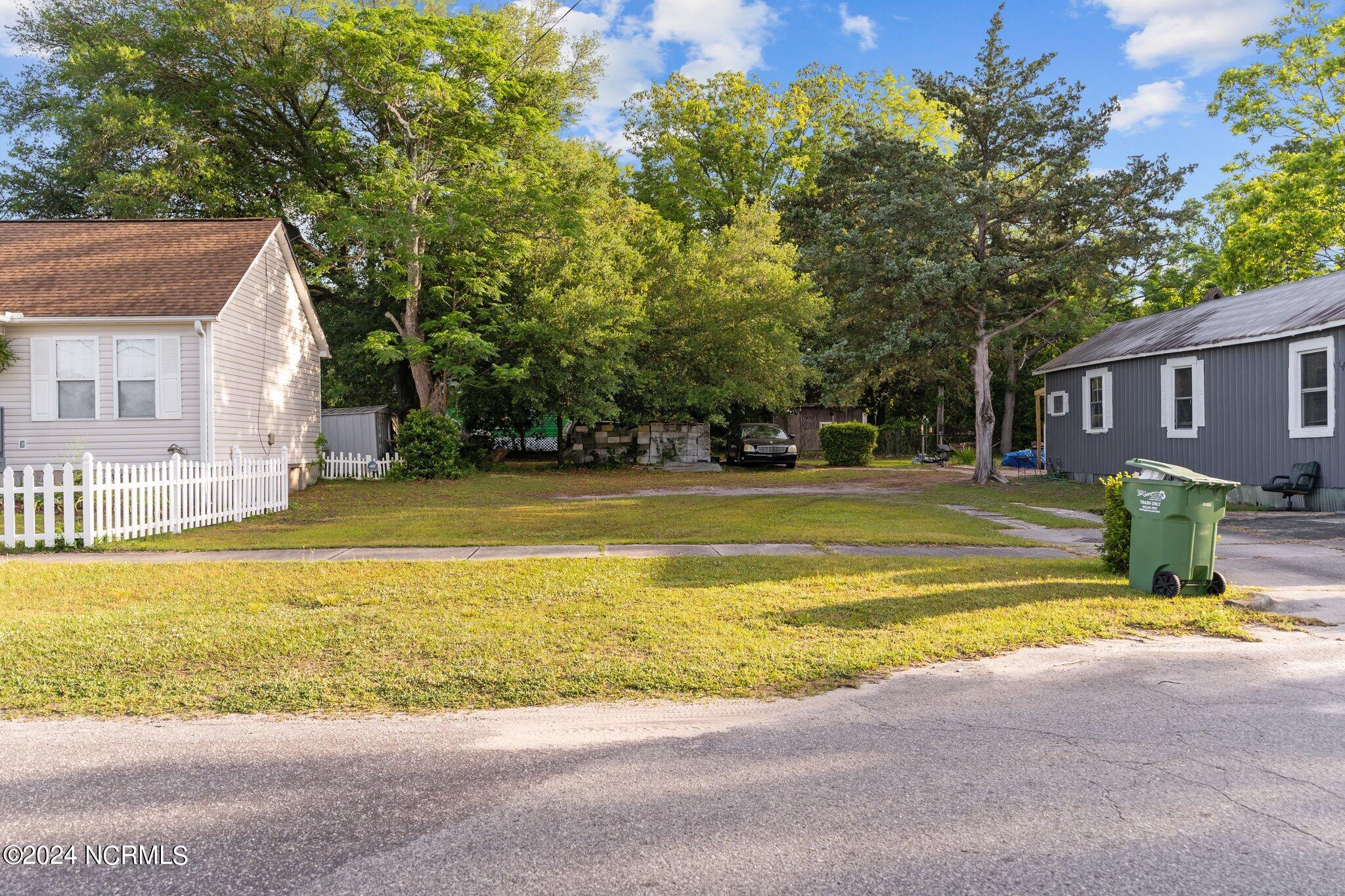 1003 Hall Street Property Photo 6