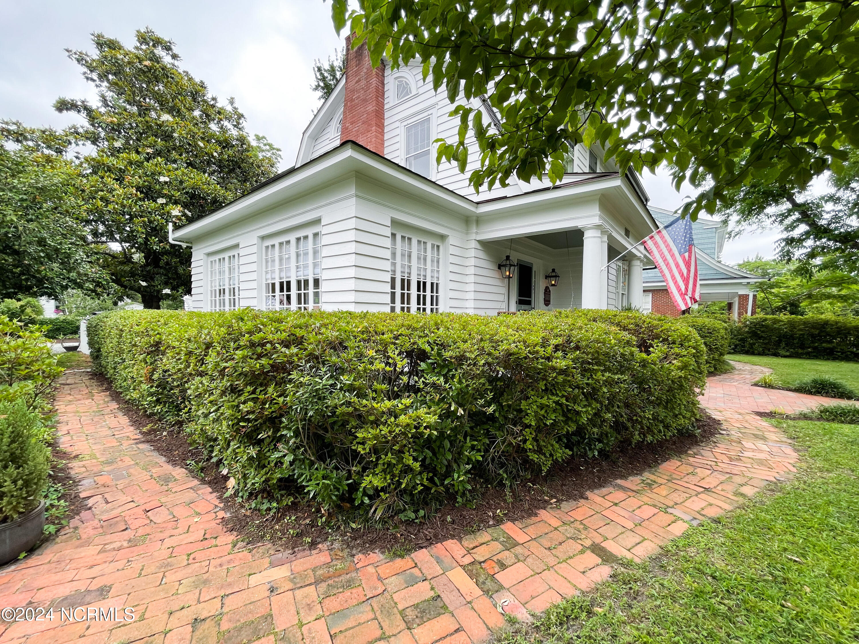 1801 Chestnut Street Property Photo 6