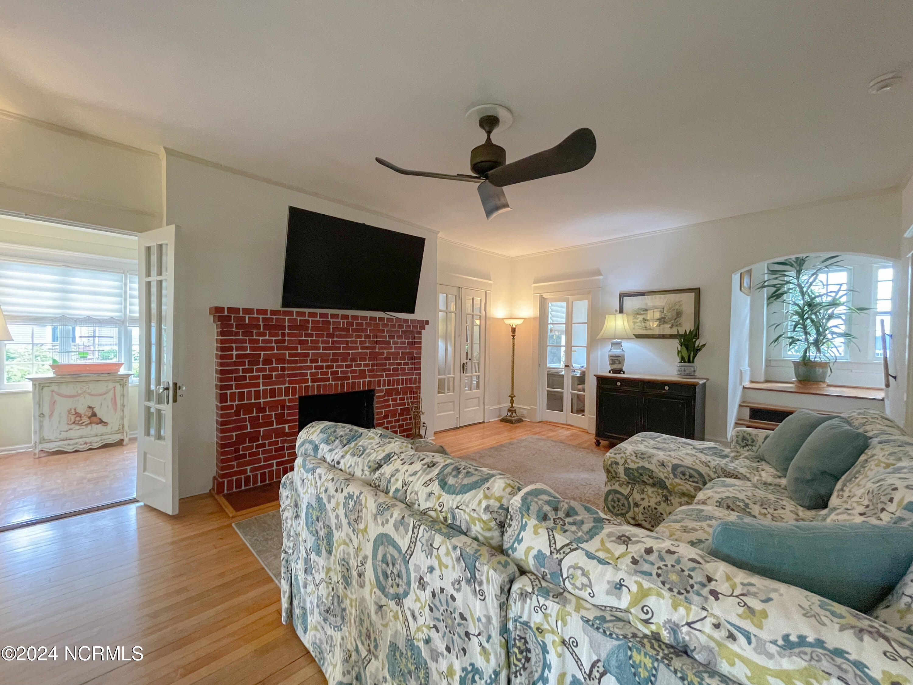 1801 Chestnut Street Property Photo 20