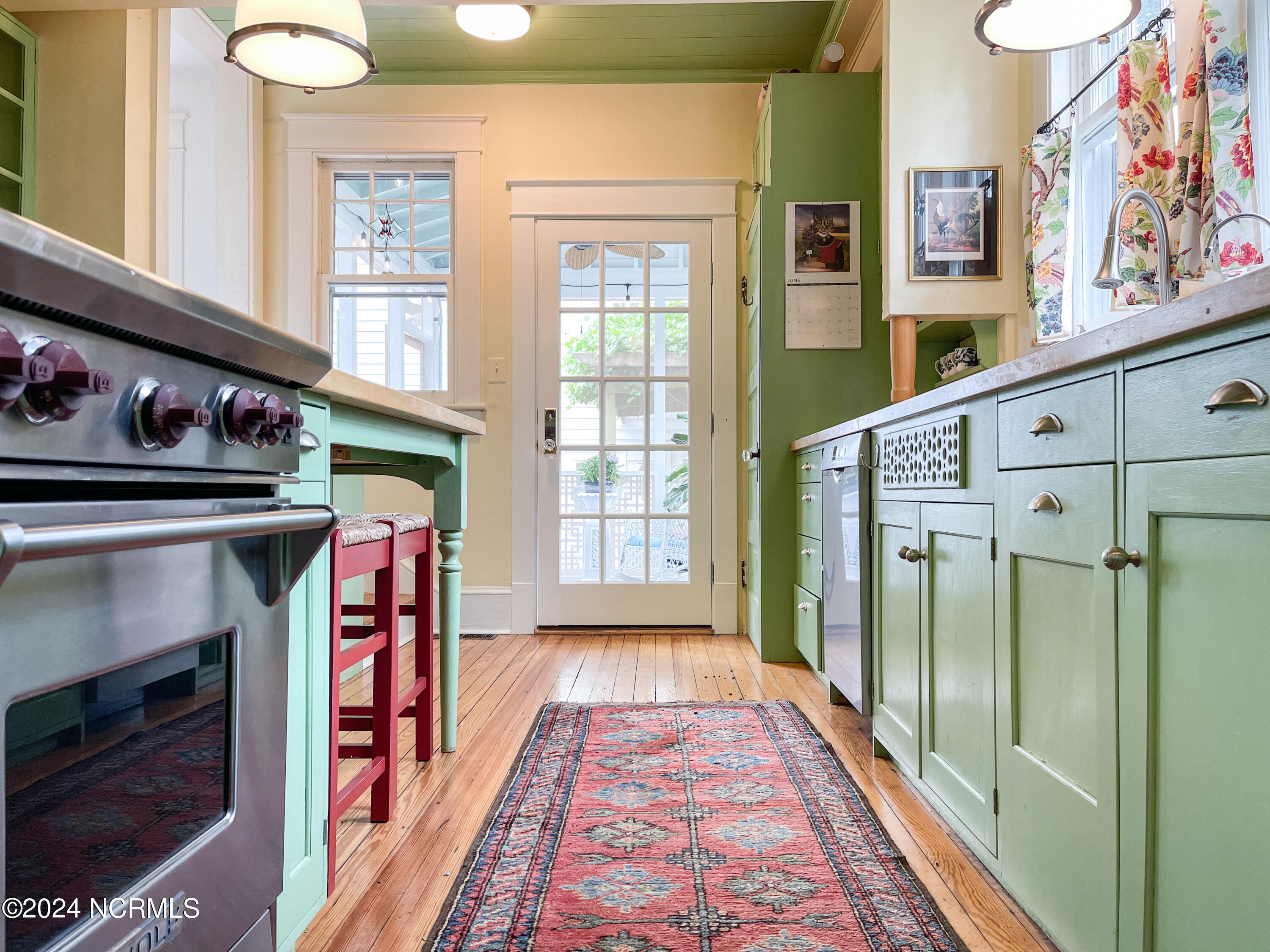 1801 Chestnut Street Property Photo 37