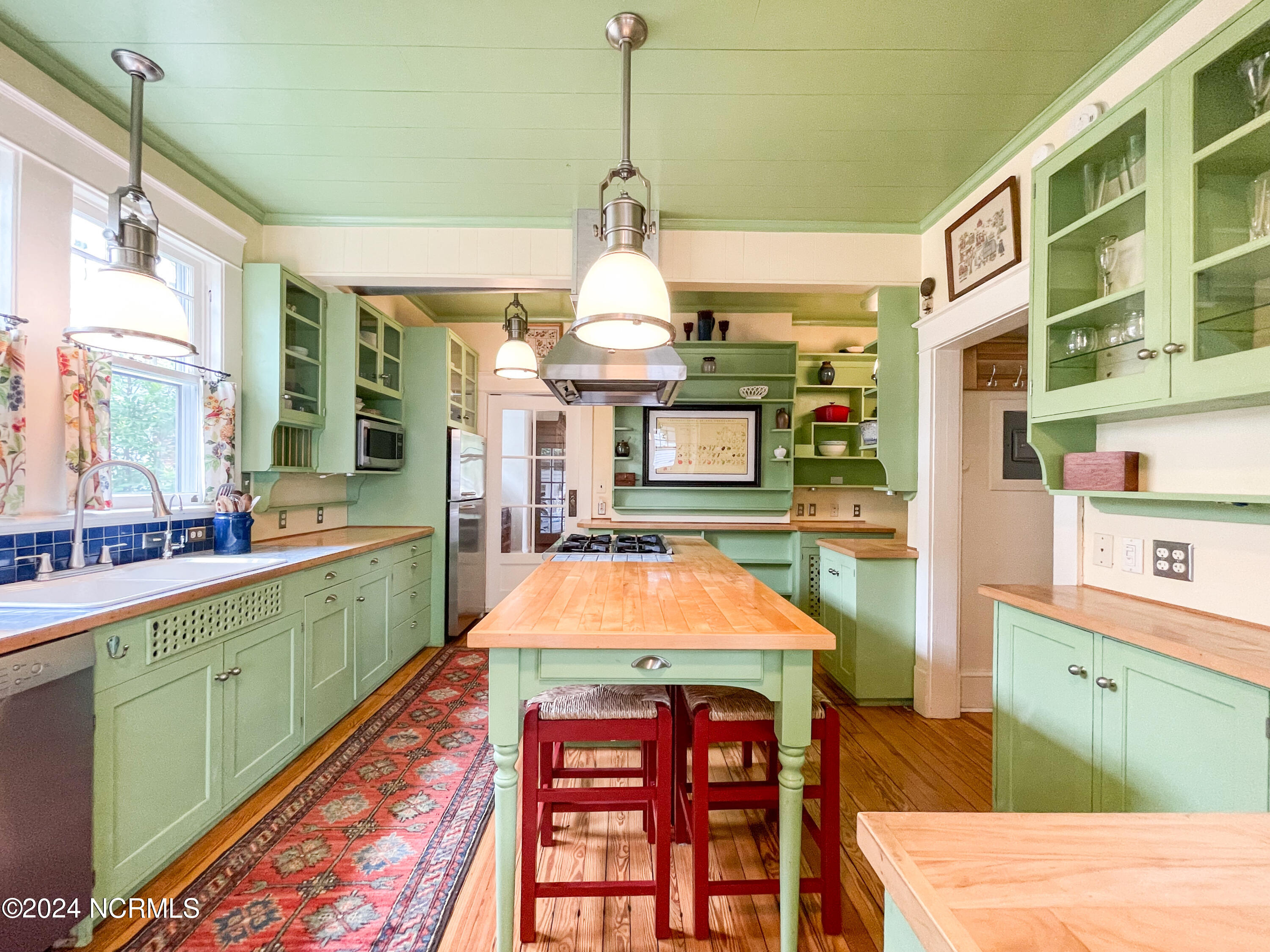 1801 Chestnut Street Property Photo 40