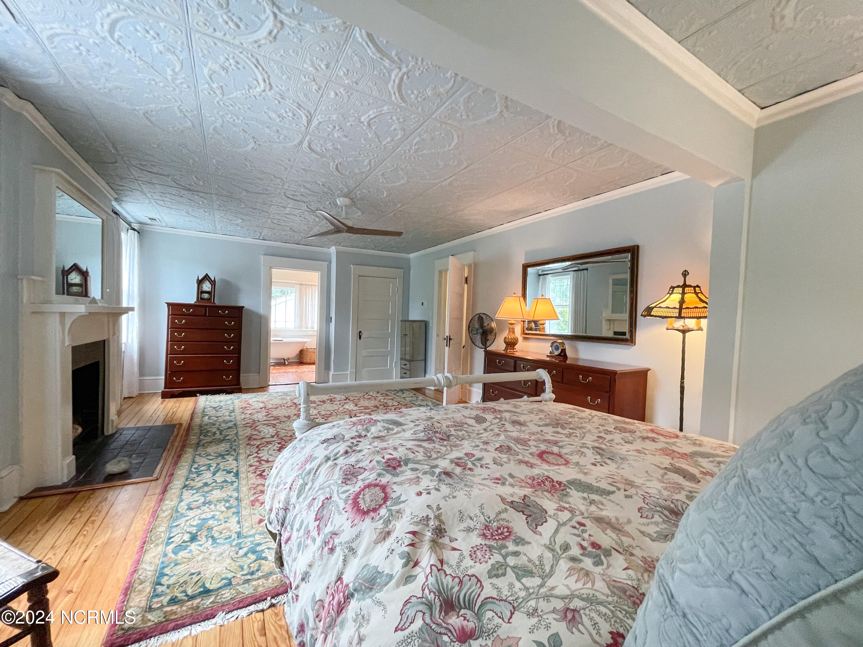 1801 Chestnut Street Property Photo 48