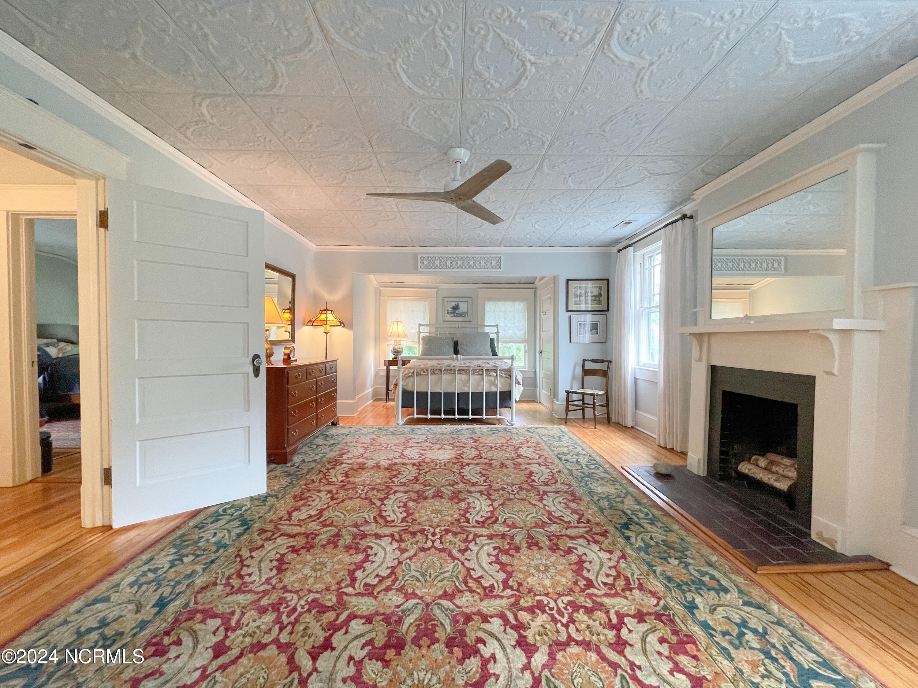 1801 Chestnut Street Property Photo 49