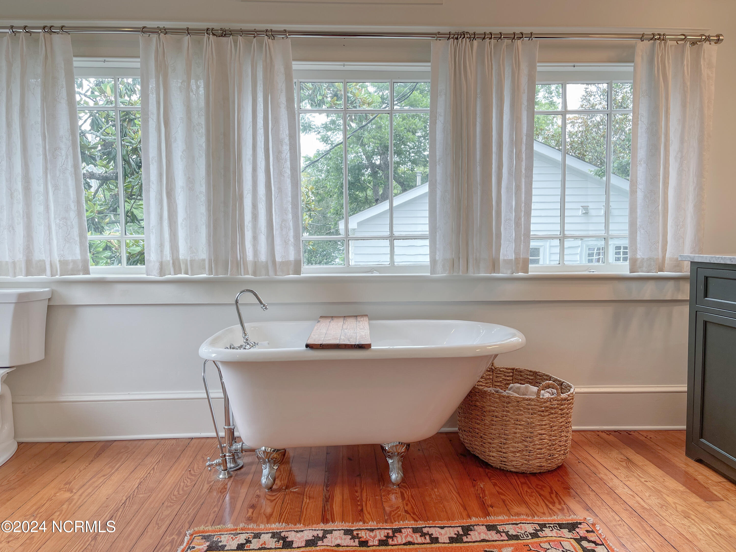1801 Chestnut Street Property Photo 53