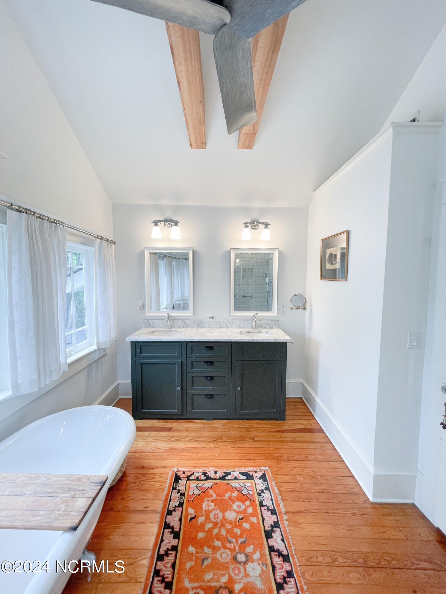 1801 Chestnut Street Property Photo 57