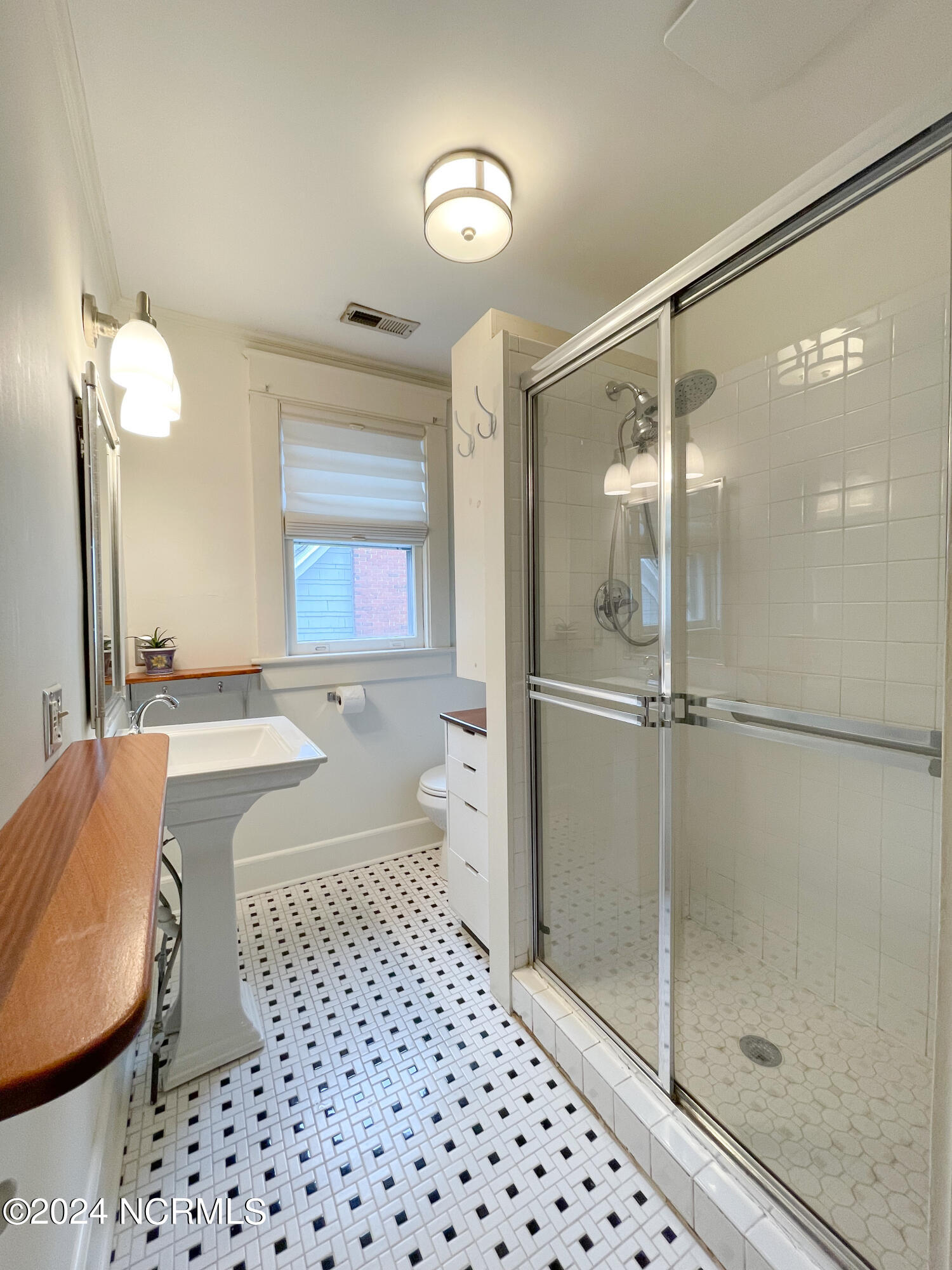 1801 Chestnut Street Property Photo 64