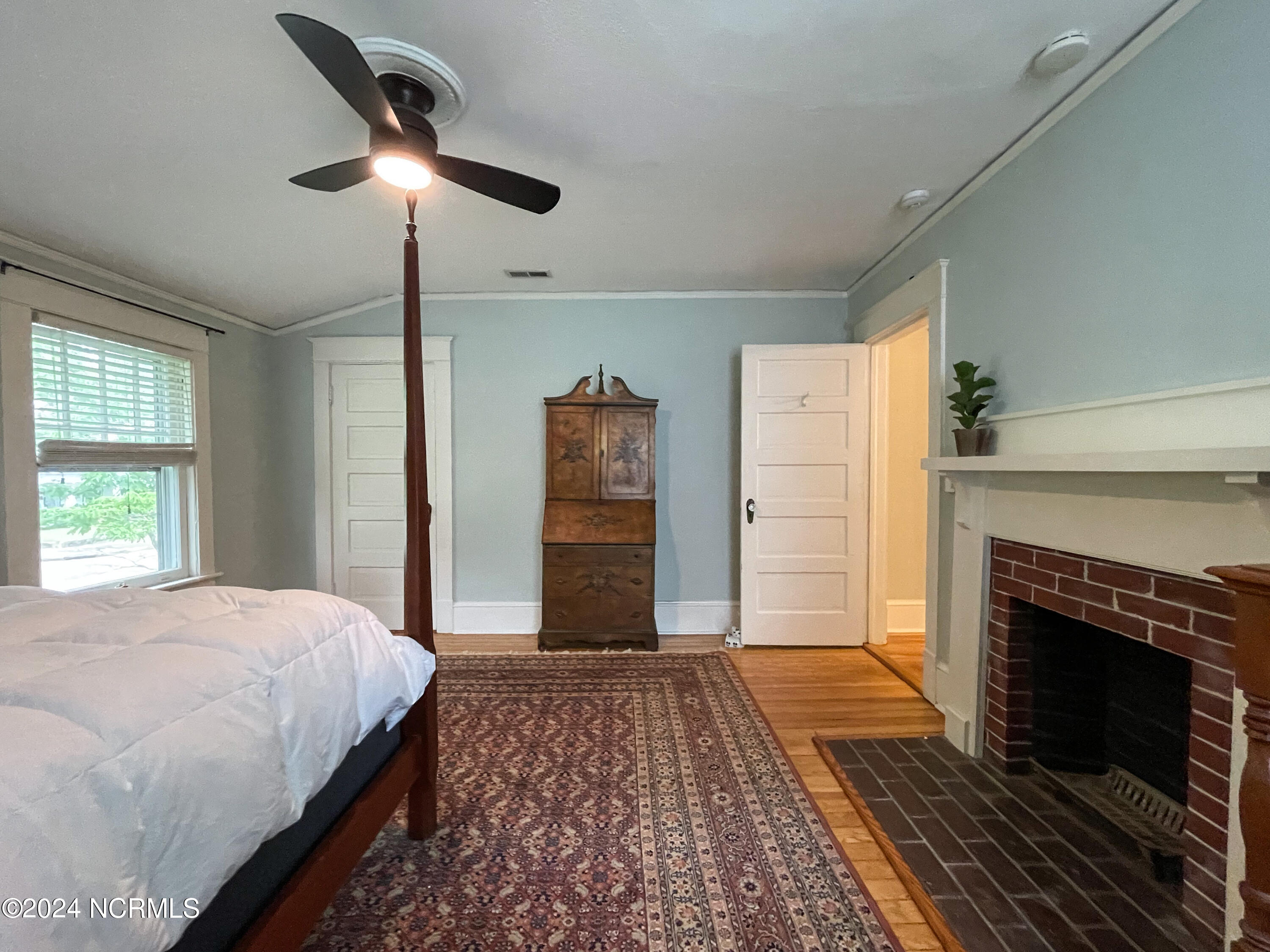 1801 Chestnut Street Property Photo 66