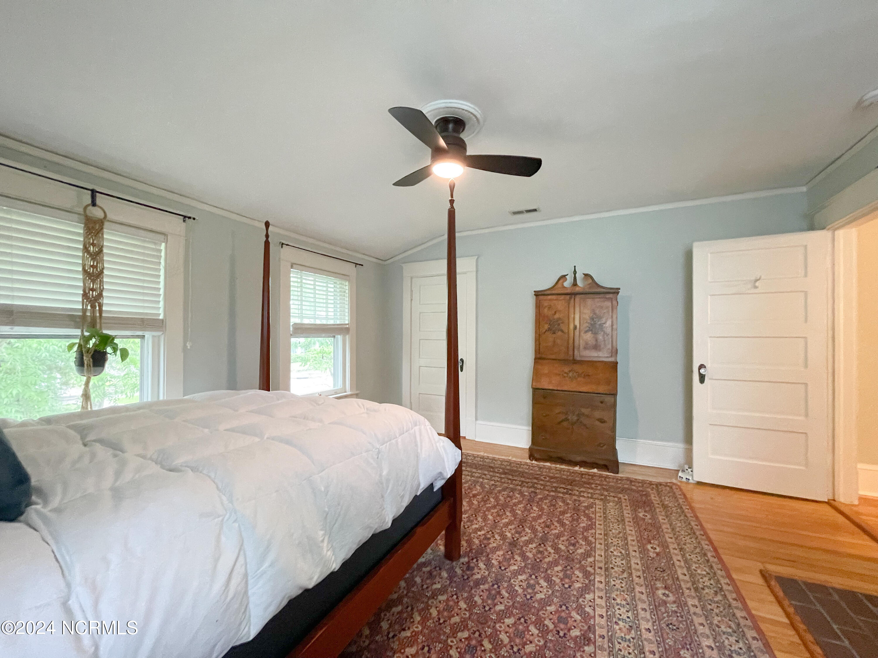 1801 Chestnut Street Property Photo 67