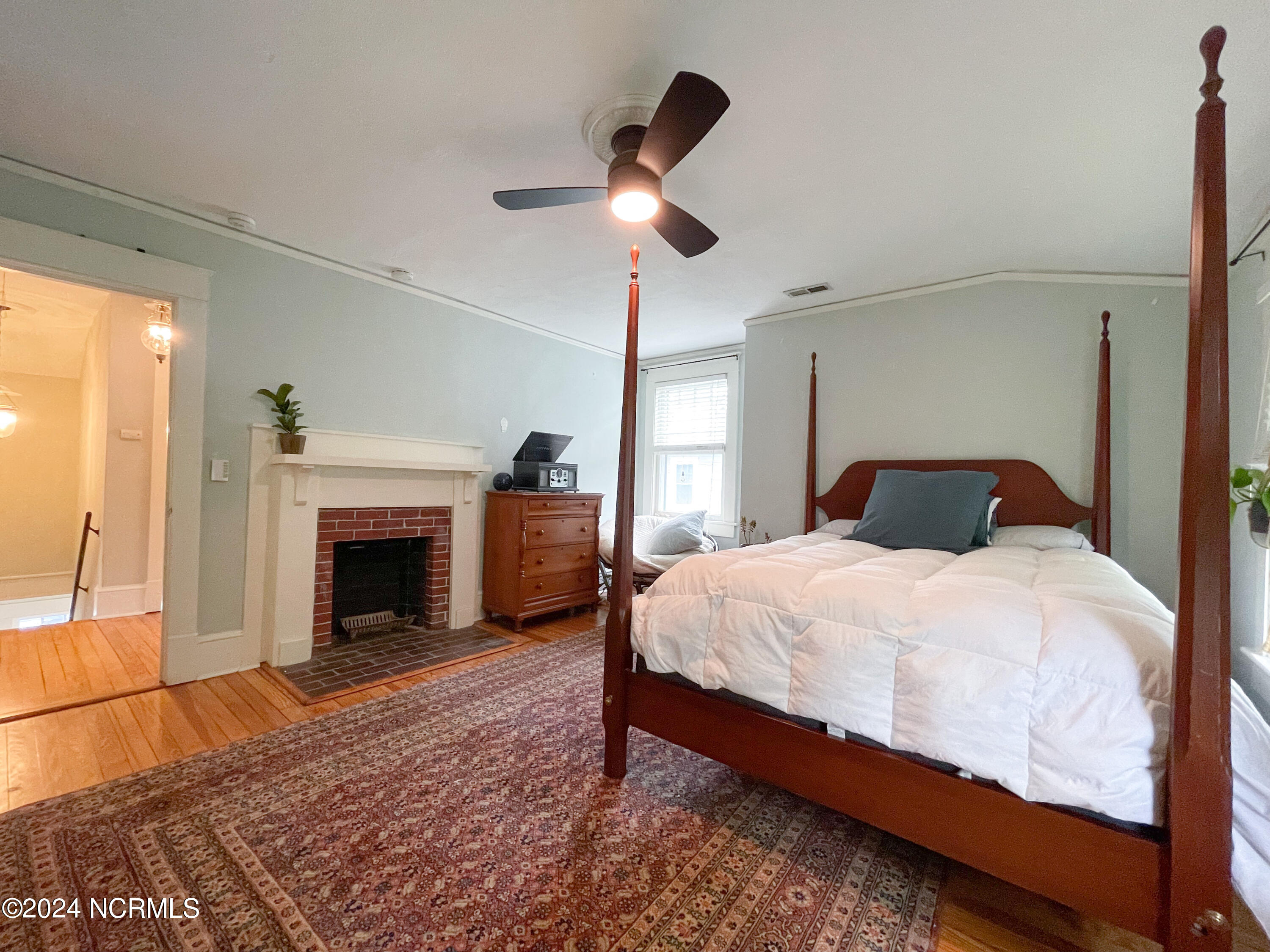 1801 Chestnut Street Property Photo 68