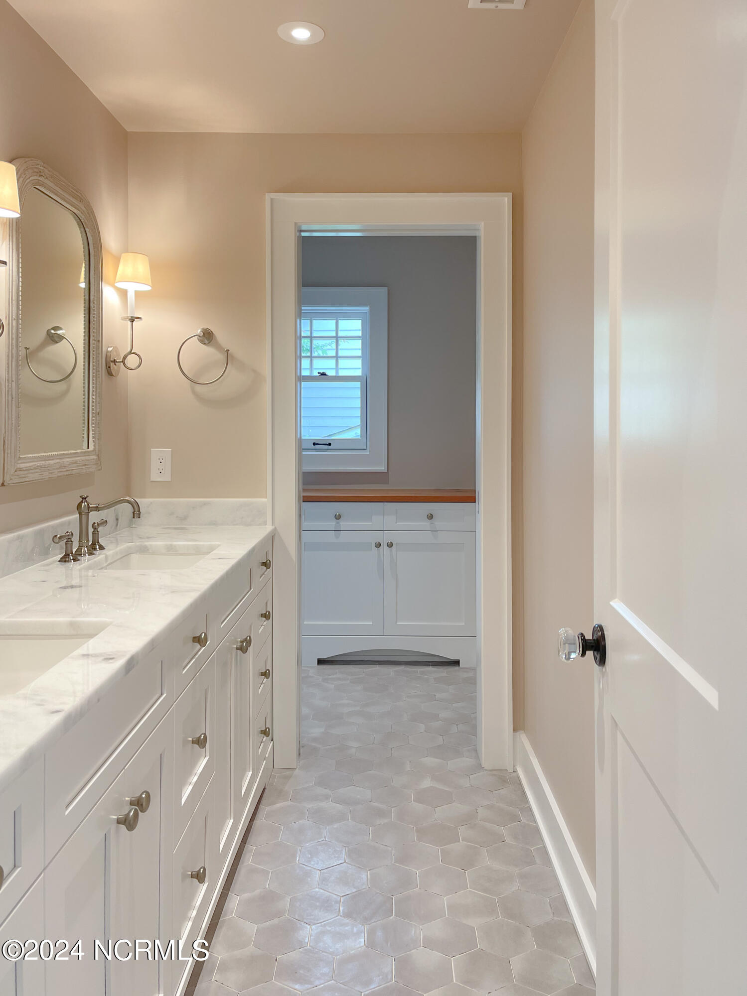 1801 Chestnut Street Property Photo 85