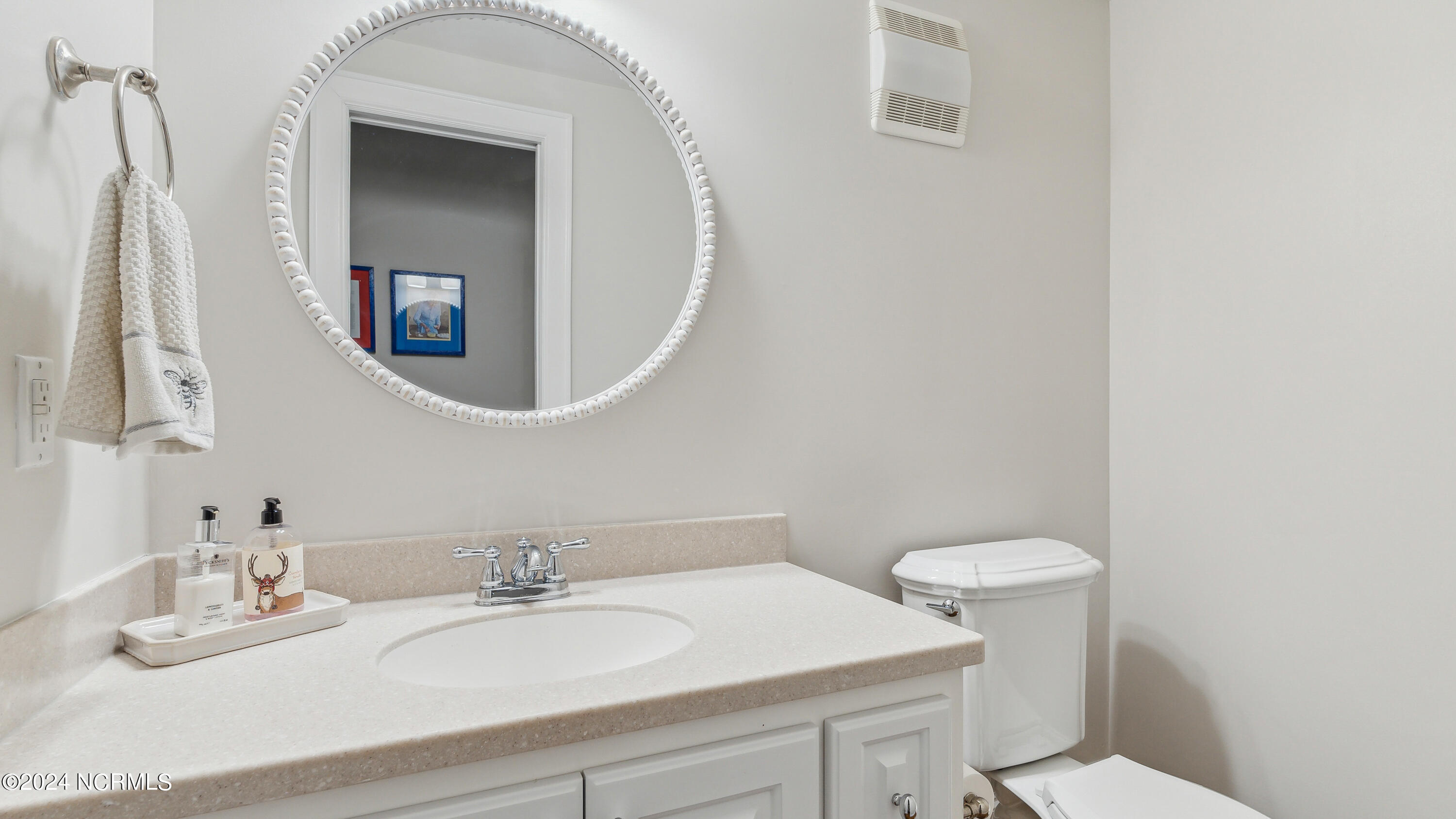 9409 Mcqueen Road Property Photo 32