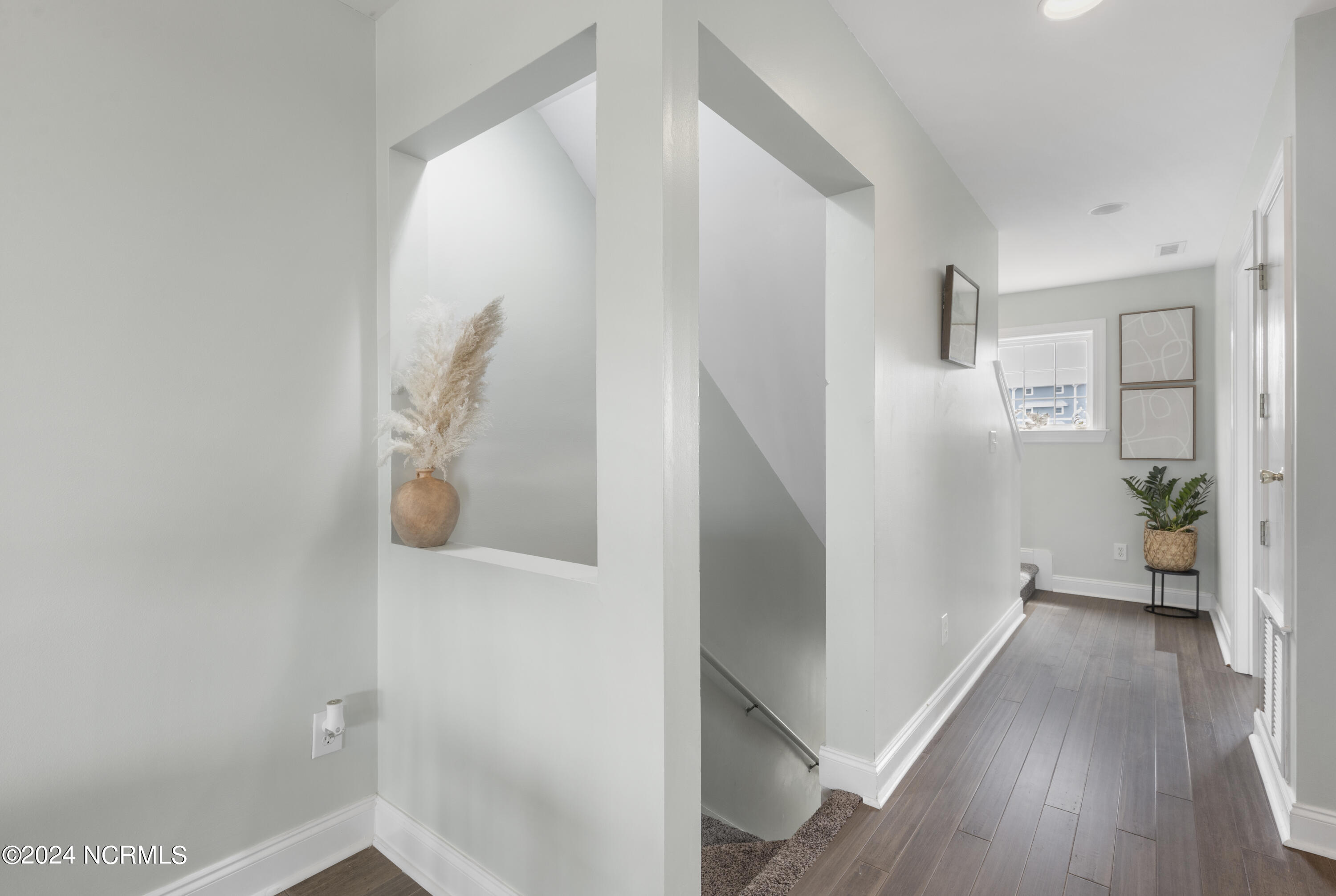 517 N New River Drive B Property Photo 14