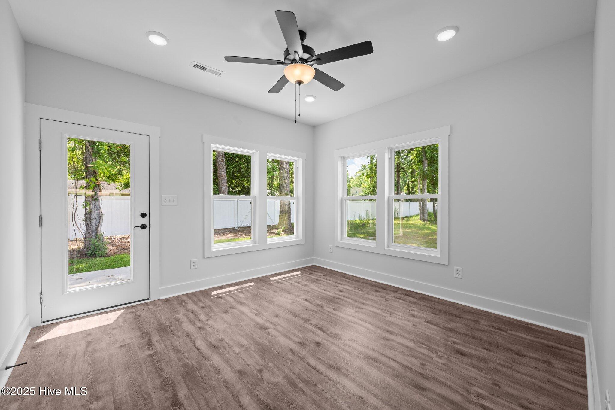 12 Paddington Way Property Photo 18