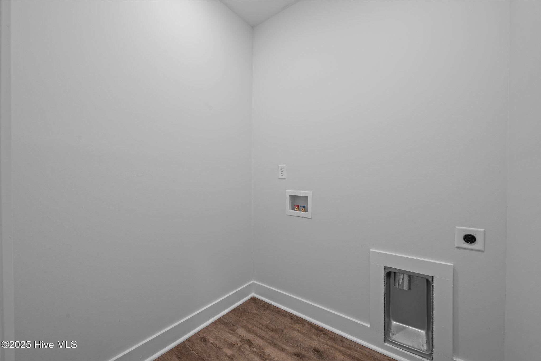 12 Paddington Way Property Photo 36