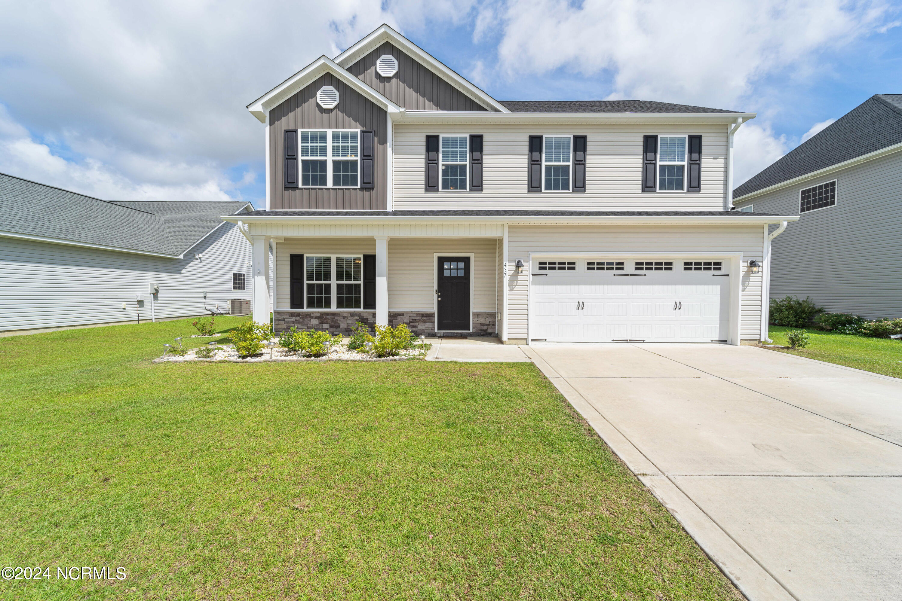 437 Worsley Way Property Photo 1
