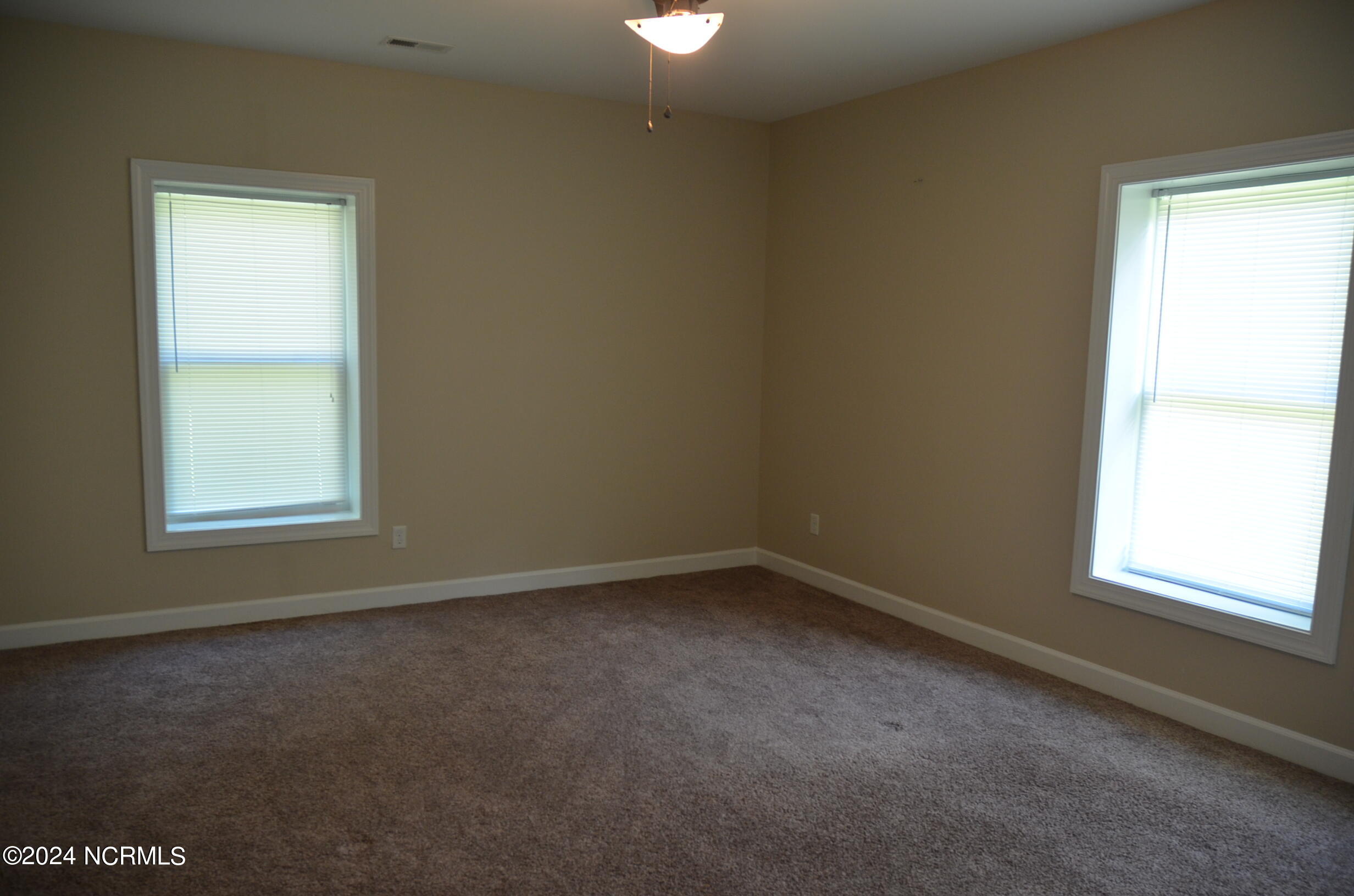 899 Kelly Drive Property Photo 9