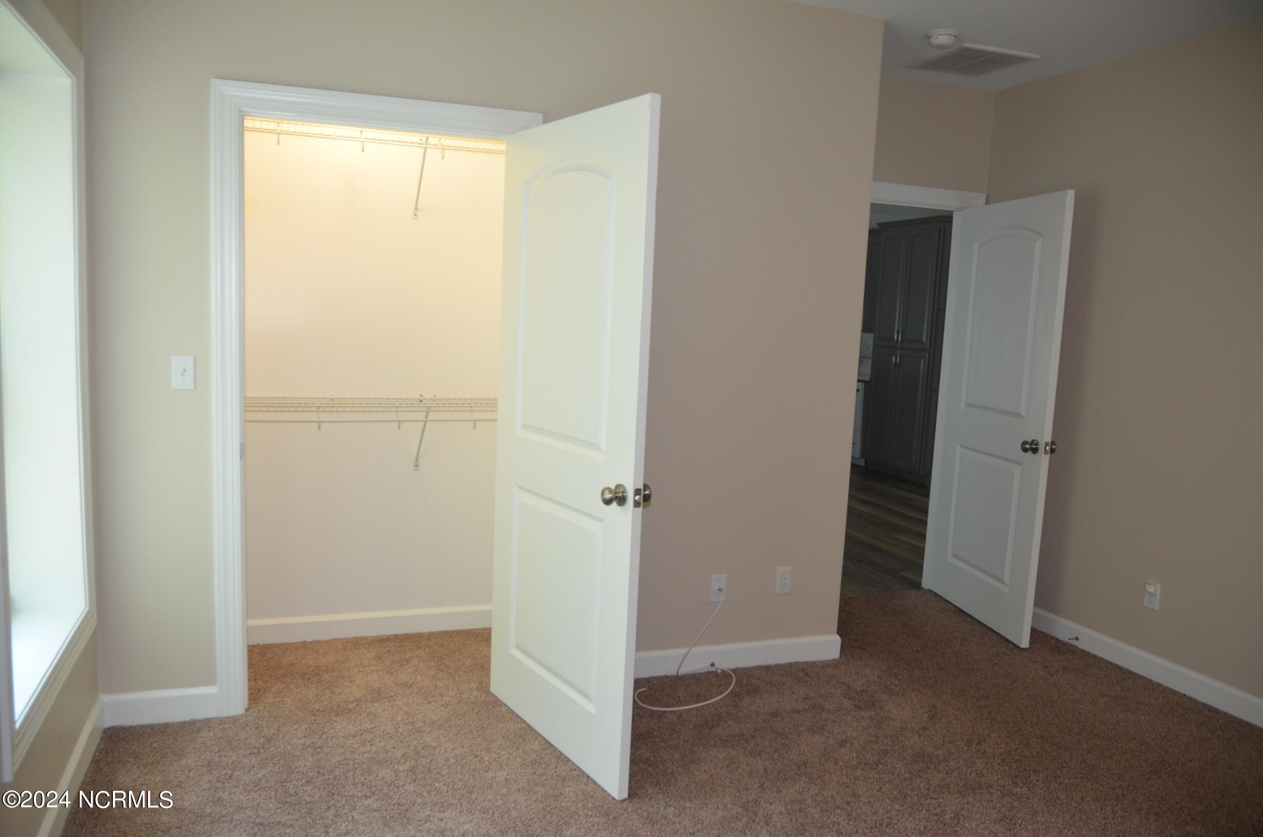 899 Kelly Drive Property Photo 10