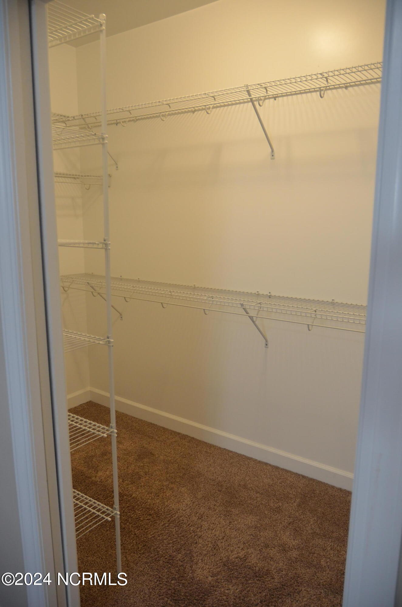 899 Kelly Drive Property Photo 15