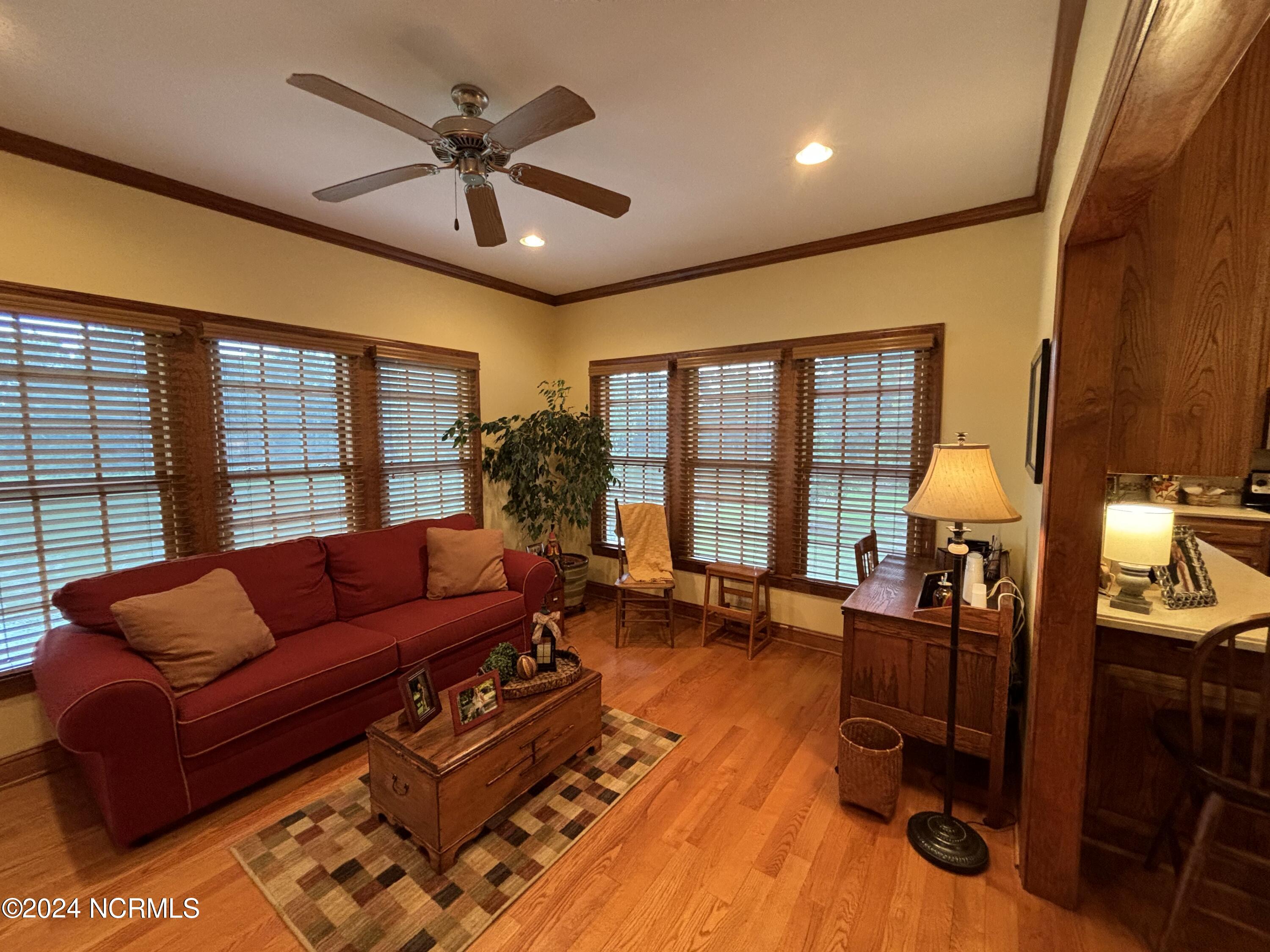 212 Deer Track Drive Property Photo 14
