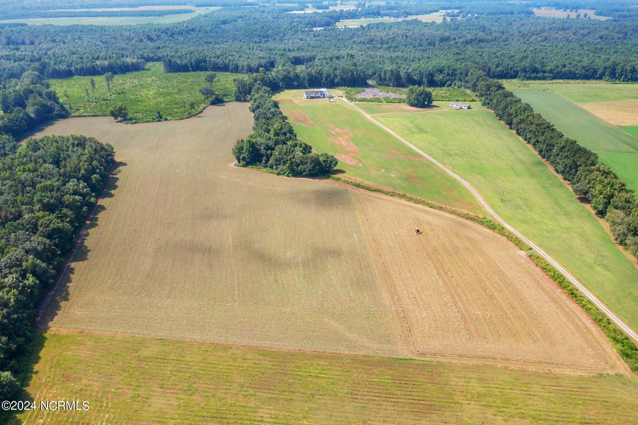 667-b Loop Road Property Photo 1
