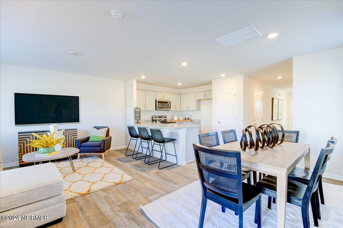 129 Leo Street Property Photo 7