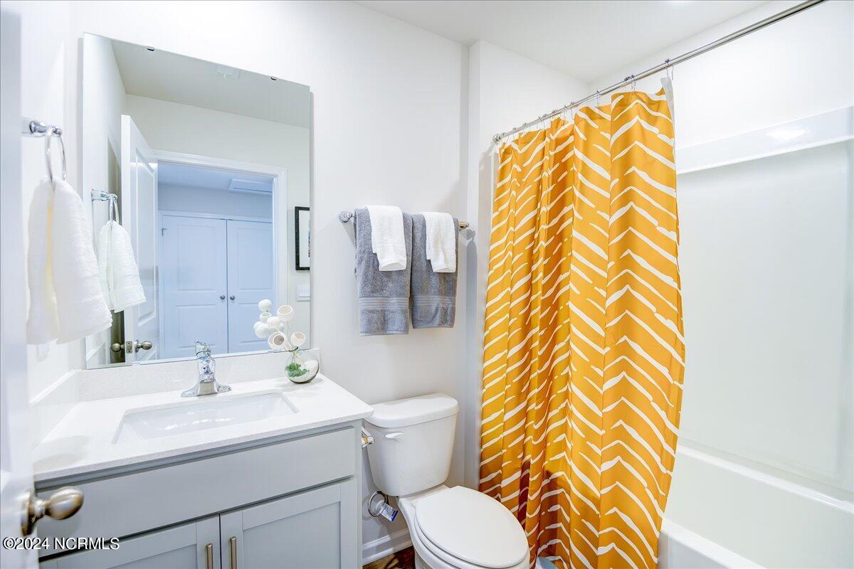 129 Leo Street Property Photo 23