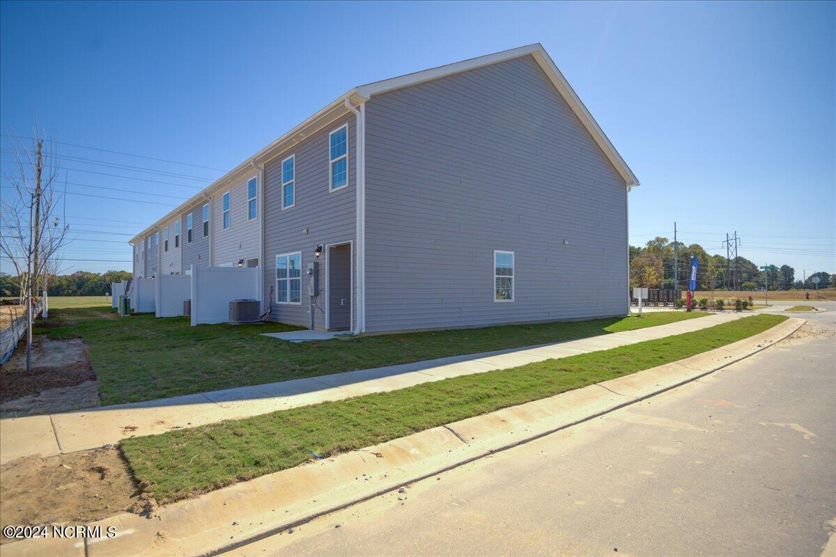 129 Leo Street Property Photo 24
