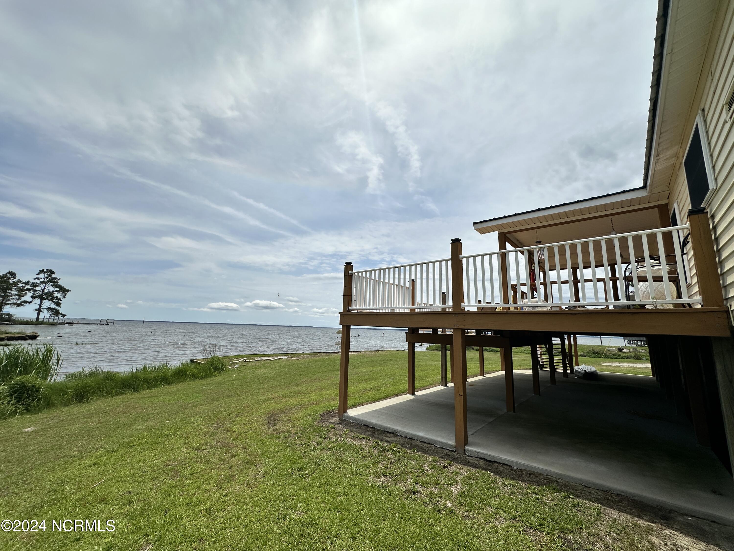 211 Riverview Lane Property Photo 6
