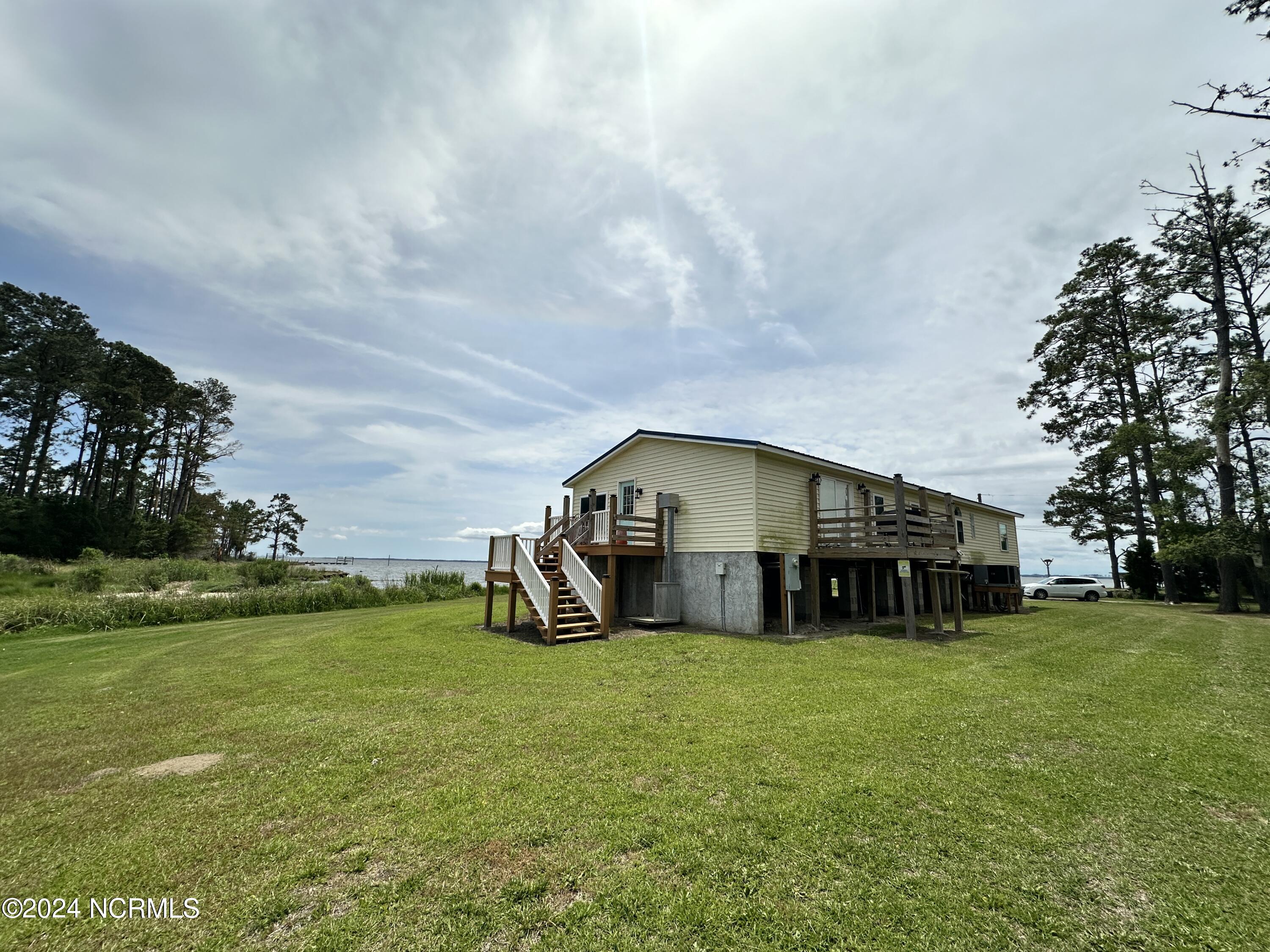211 Riverview Lane Property Photo 7