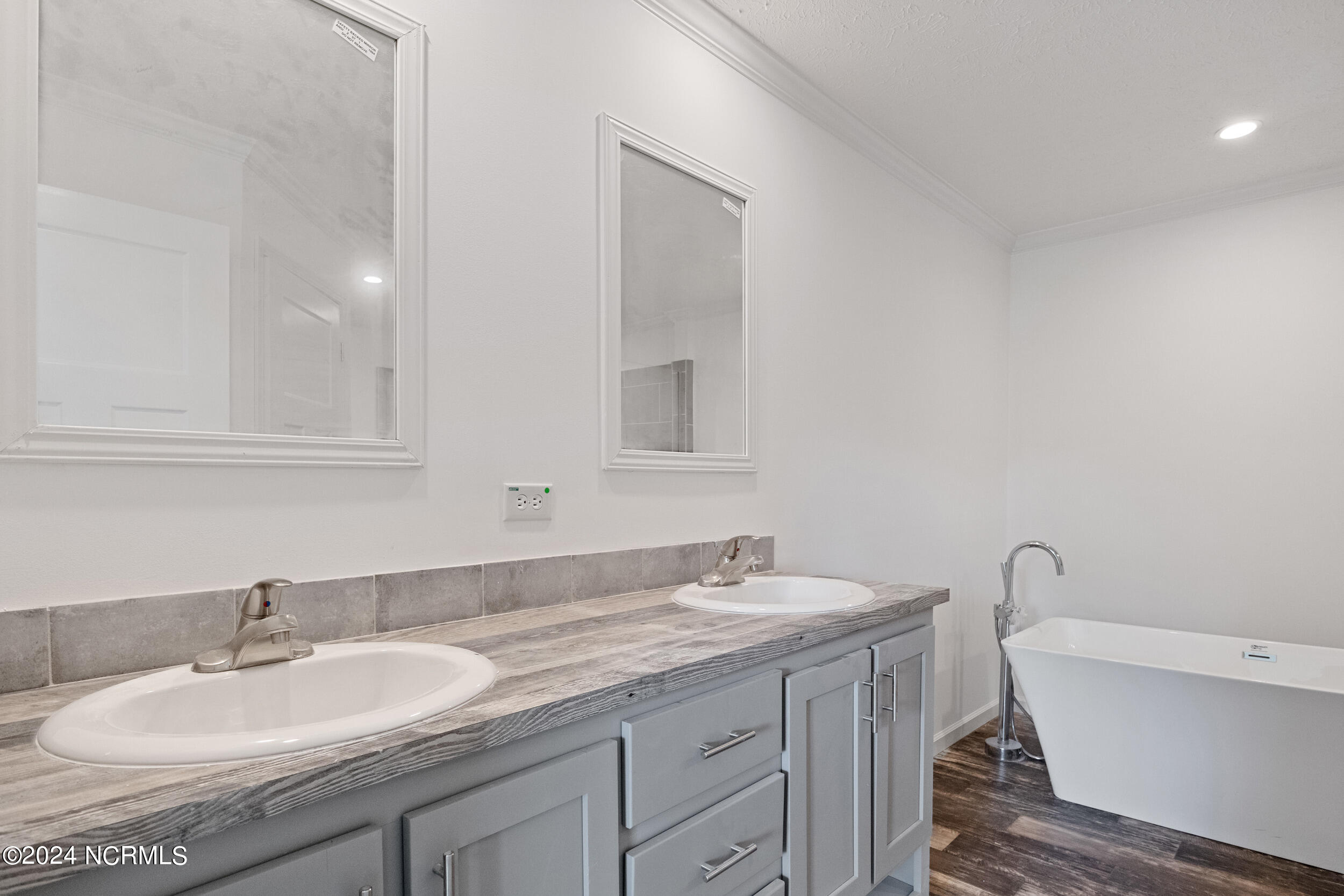 243 Wiccacon Road Property Photo 17