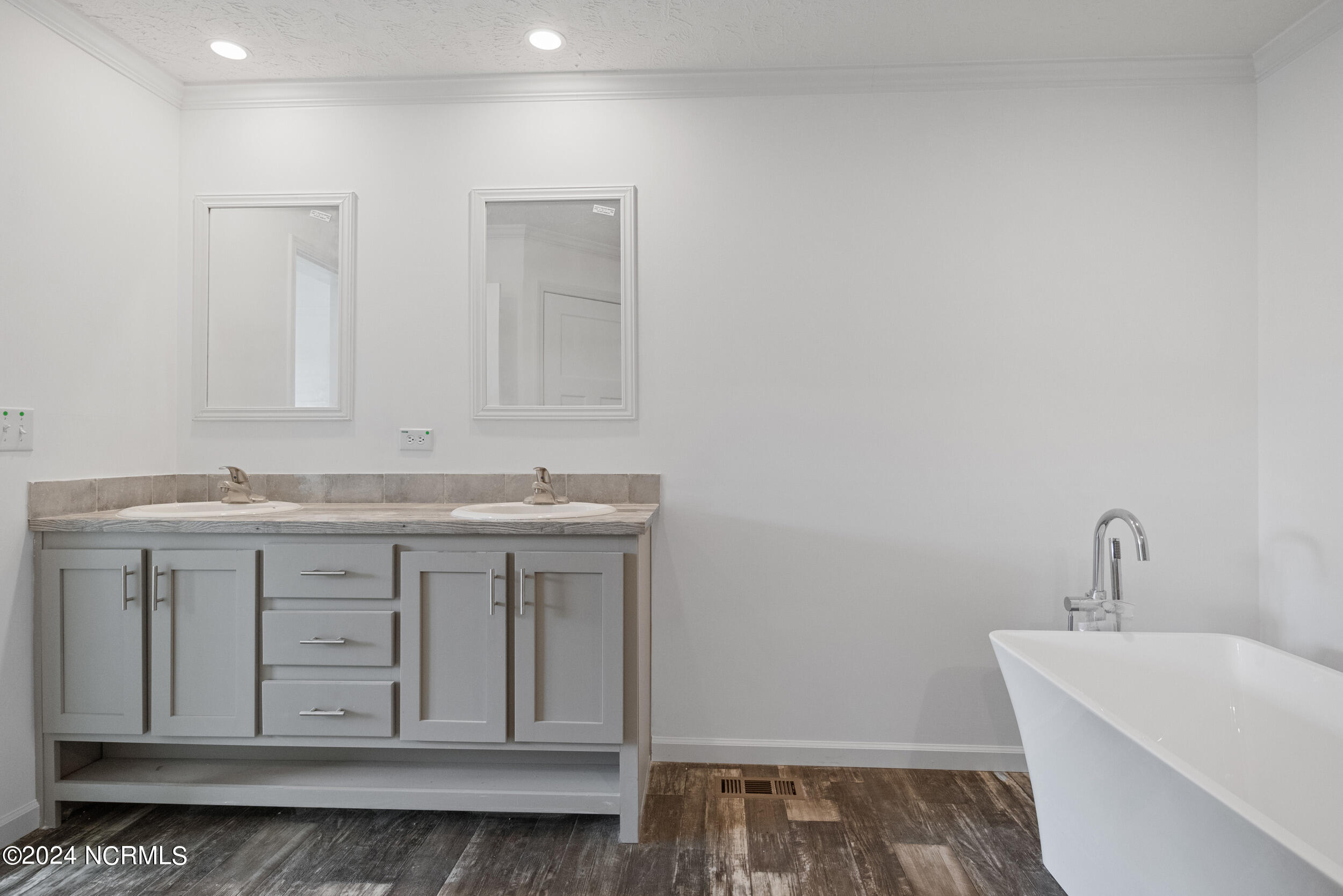 243 Wiccacon Road Property Photo 20