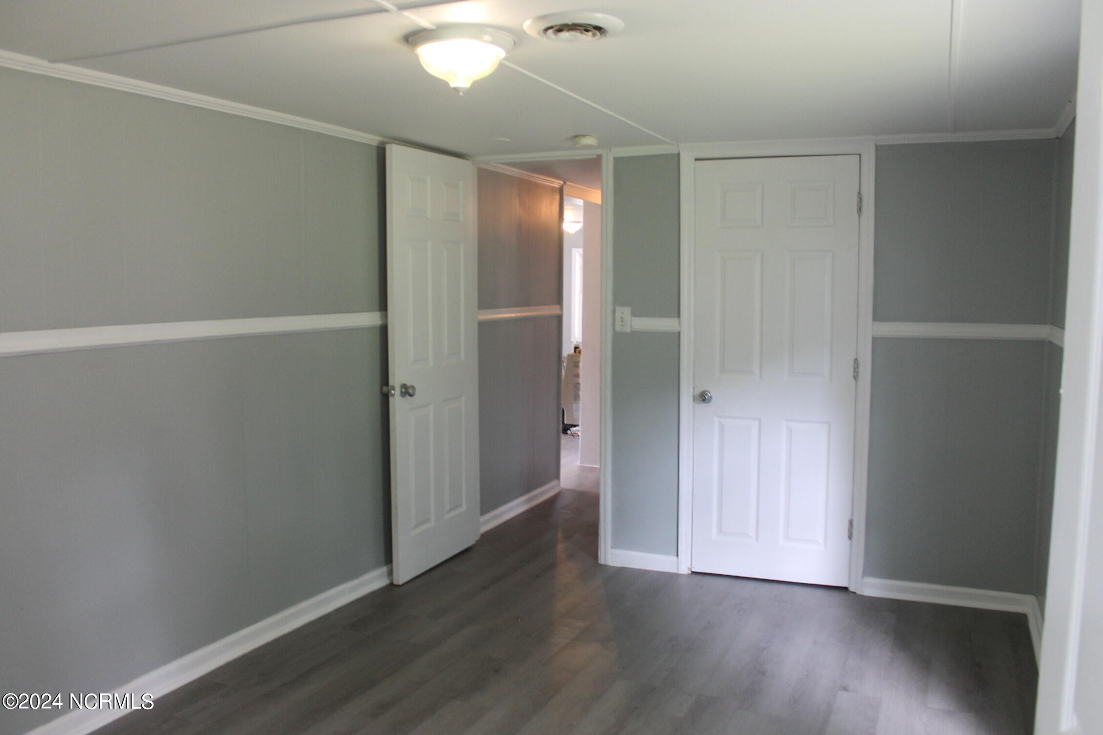 415 & 417 Baldwin Circle Property Photo 3