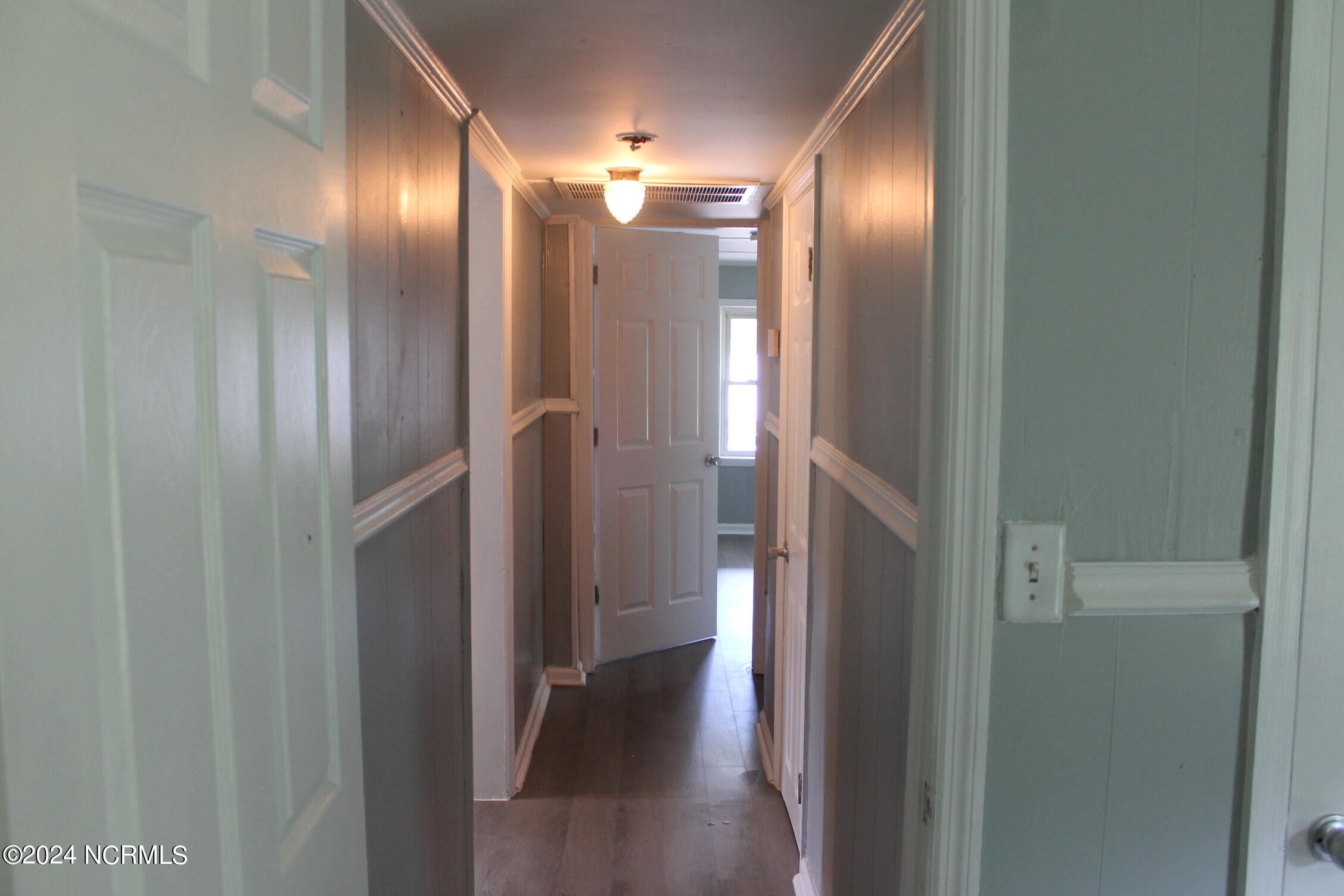 415 & 417 Baldwin Circle Property Photo 4